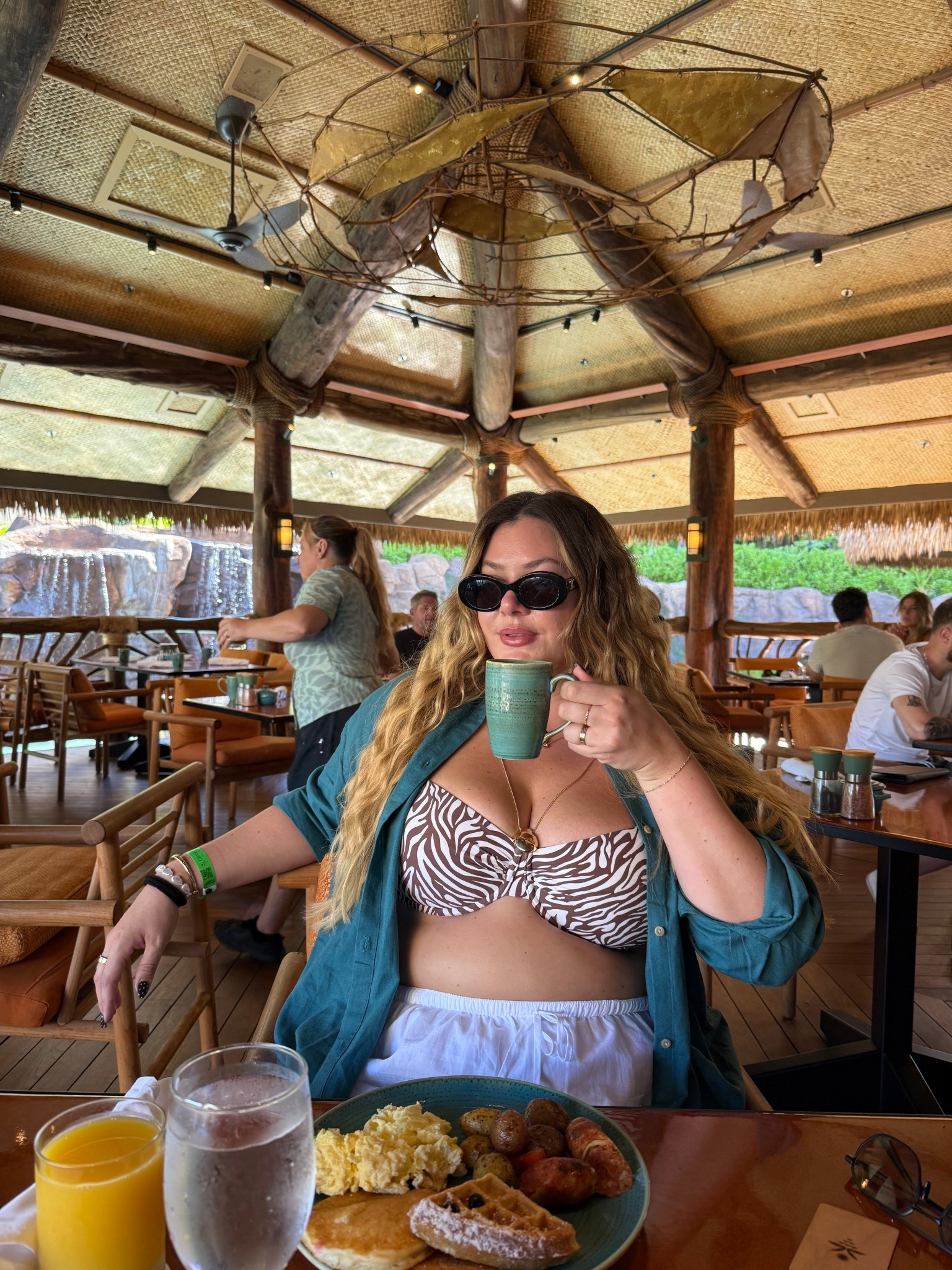 Maui day ootd 🌺 wearing an xl in everything!

#LTKTravel #LTKSwim #LTKMidsize