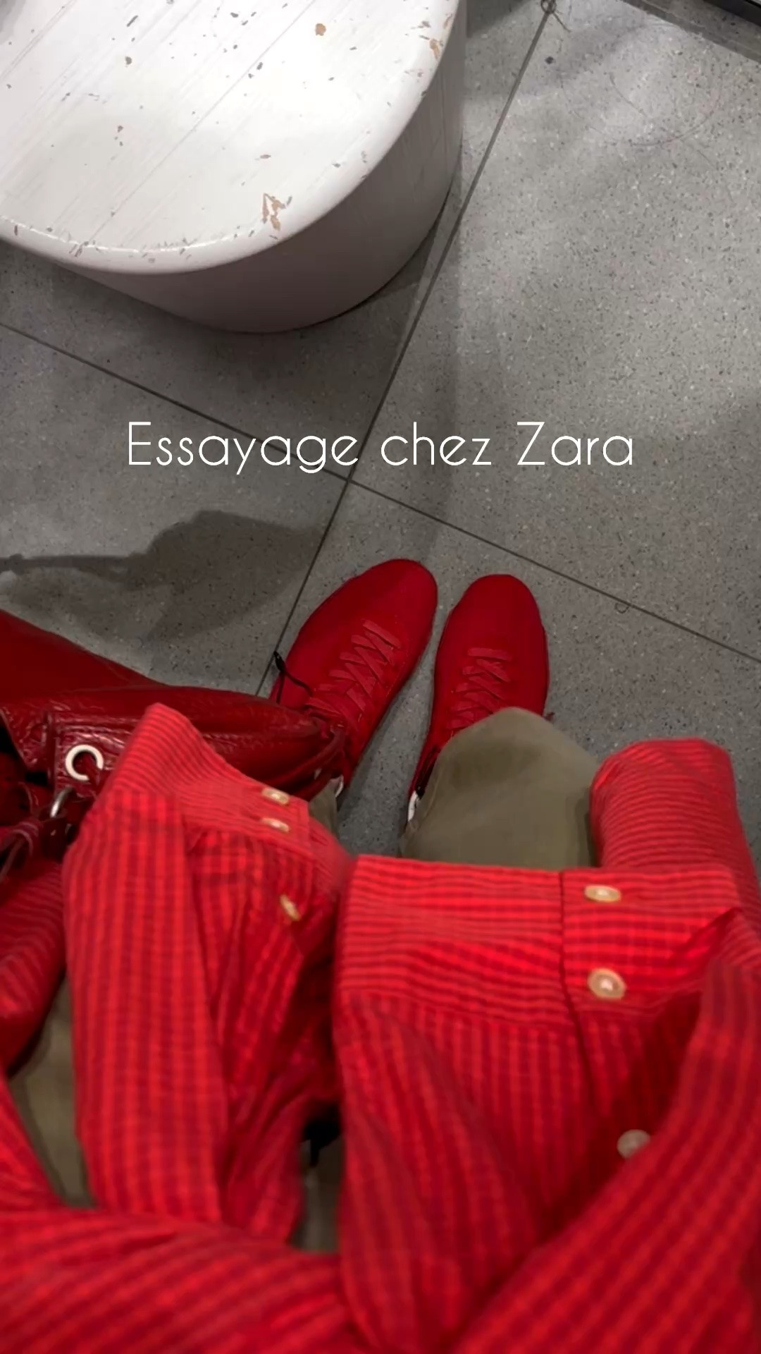 Beaucoup de rouge ❤️ ( ma lubie du moment🙈)

J’avais repéré pas mal de jolies pièces alors petit passage en cabine pour voir ce qu’elles donnaient portées et finalement je suis repartie les mains vides 😅

De jolies choses, mais pas le coup de cœur qui me donne vraiment envie de faire entrer une nouvelle pièce dans mon dressing.

#LTKFashionMonth #LTKfrance #LTKeurope