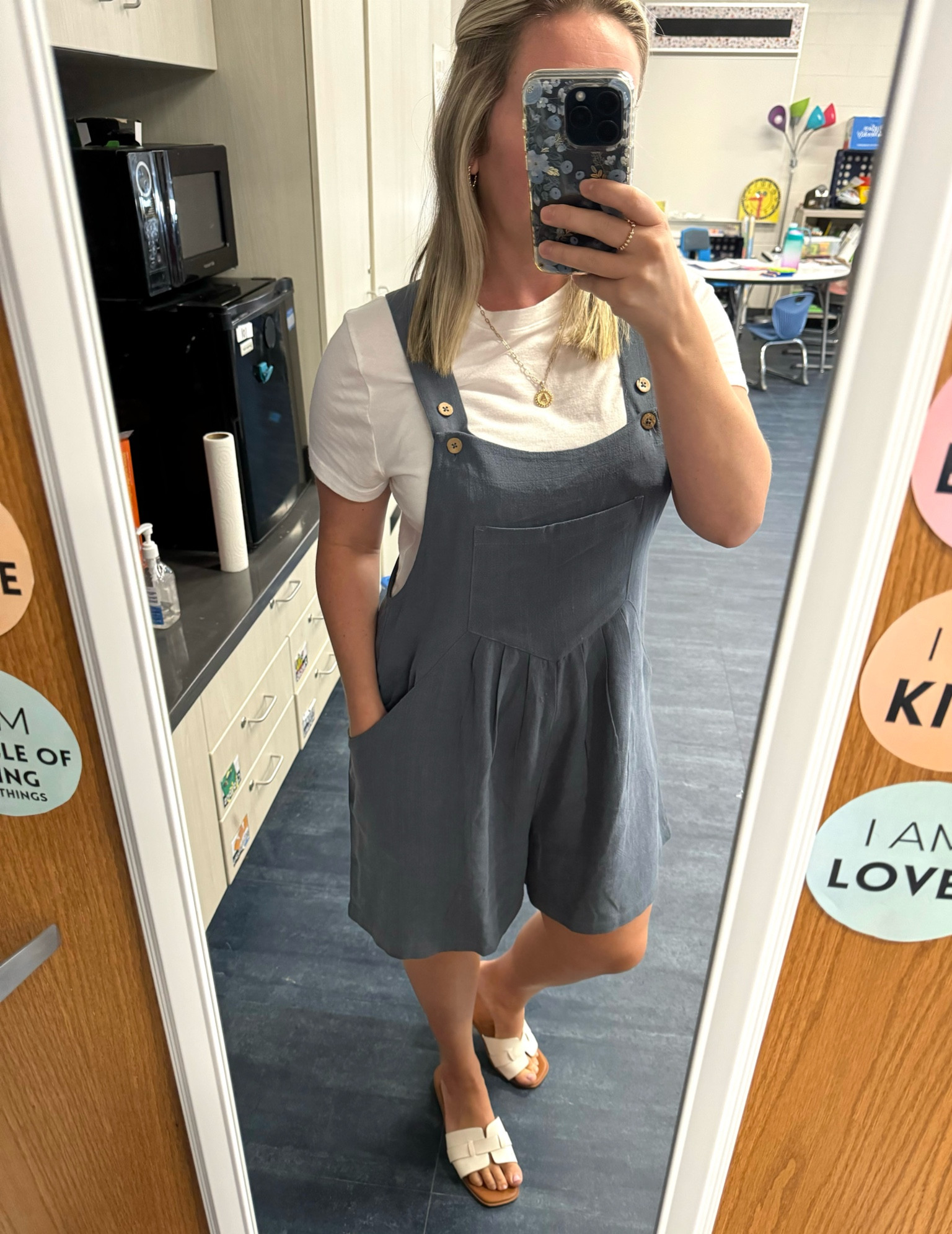 Cute teacher outfit 
Mom outfit 