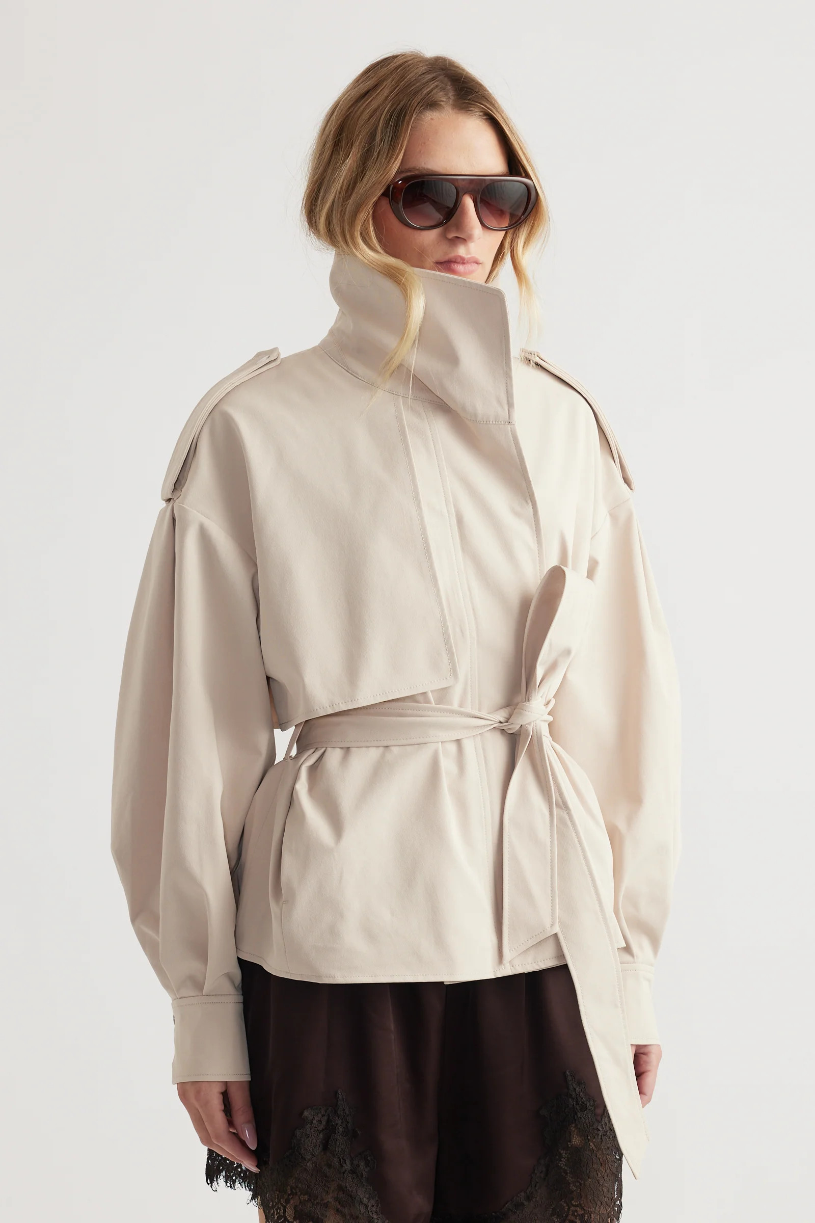Lila Cropped Trench - Almond | DECJUBA
