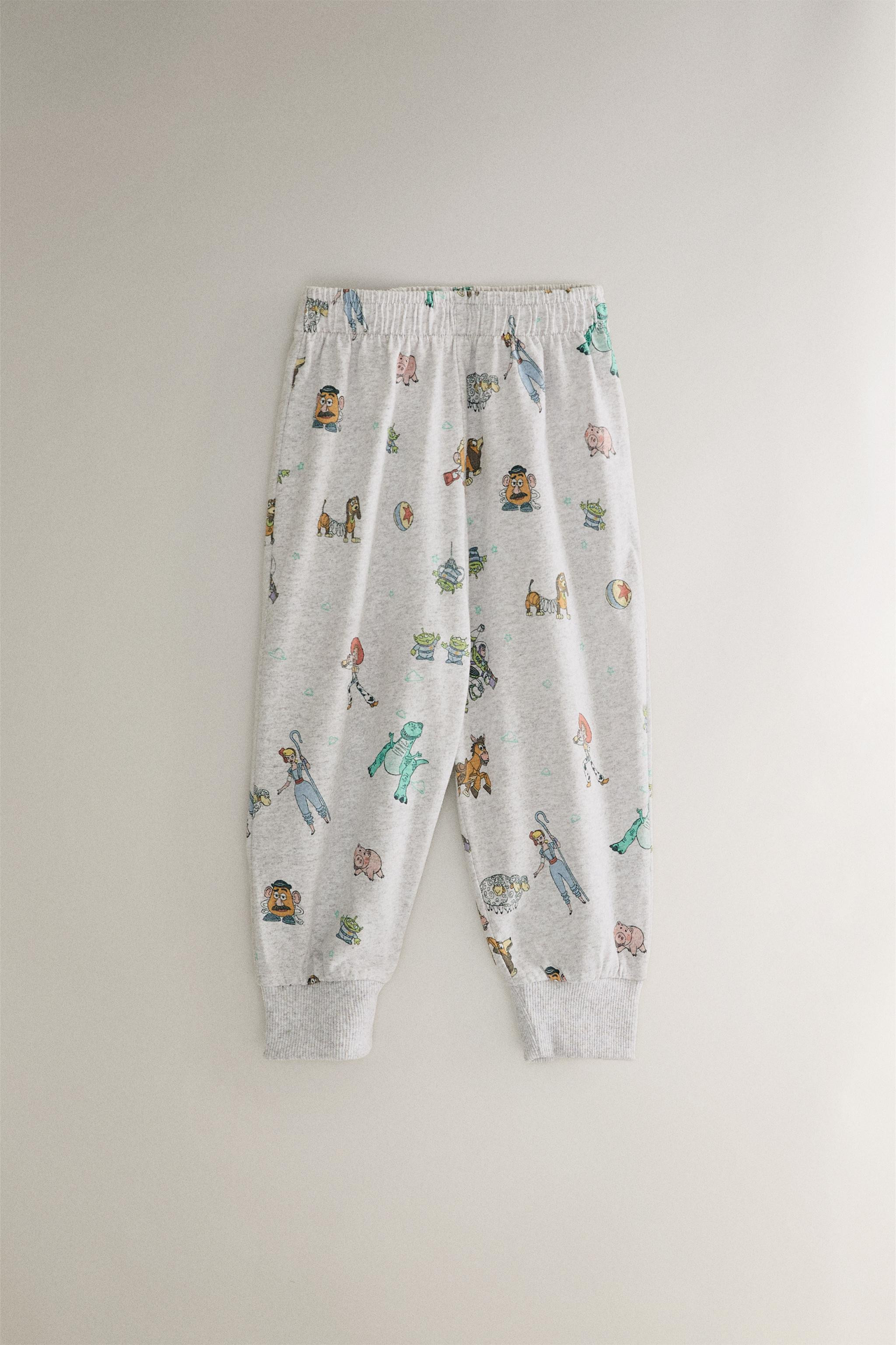 We use first-party and third-party cookies to understand how our online store is used and to be a... | Zara UK