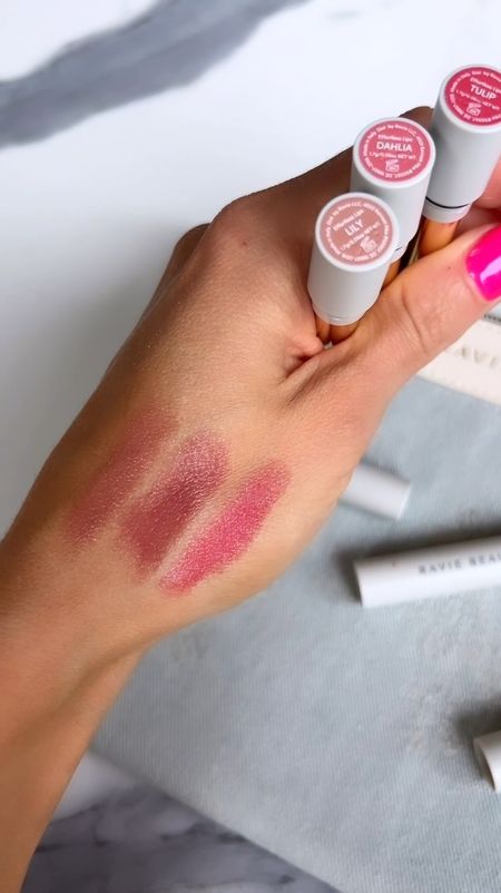 Ravie Beauty Effortless Lips
Complete collection 

•sheer, yet buildable clean formula! 
•layer for a bolder lip 
•buttery smooth with shine 
•nourishing and leaves lips so soft 

#ad