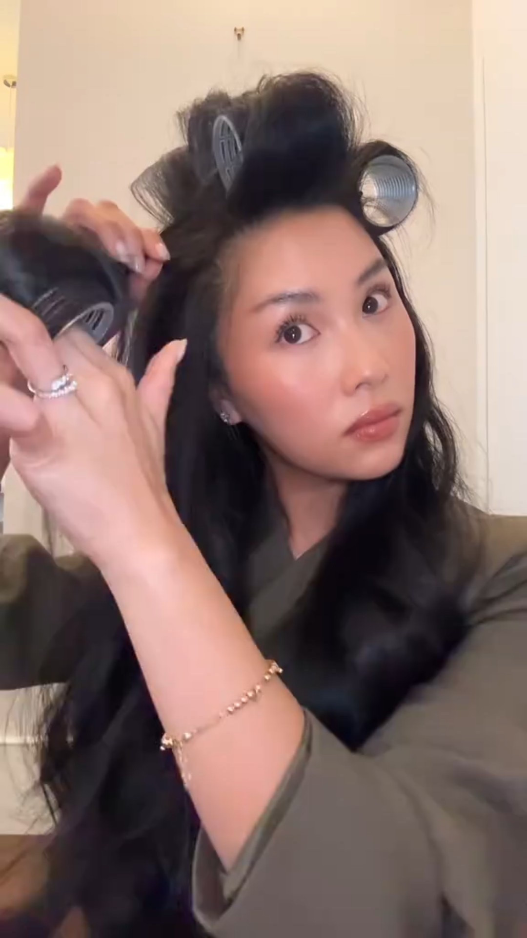 Rollers to set curls for extra volume and long lasting curls 👏🏽💛

#LTKWatchNow #LTKSaleAlert #LTKBeauty