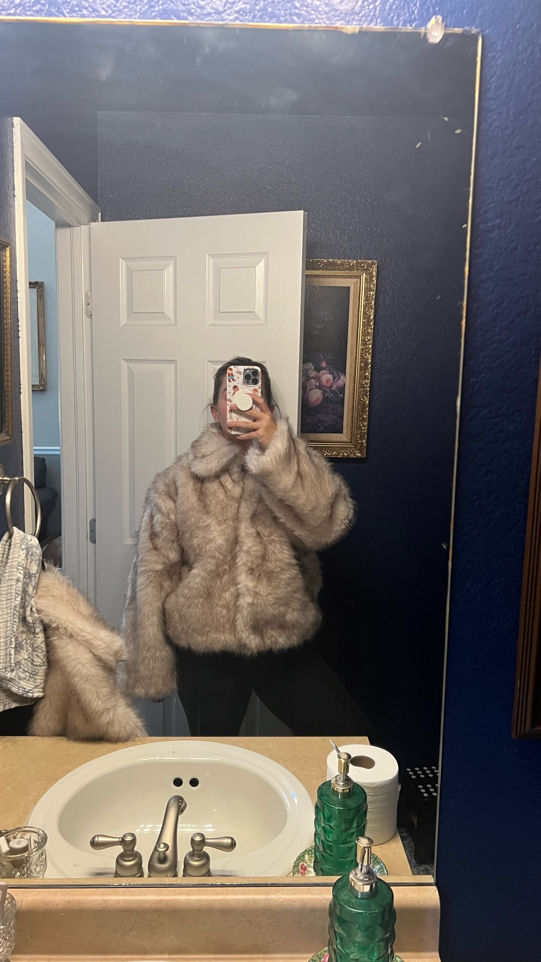 Amazing faux fur jacket under $40 

#LTKFindsUnder50 #LTKFindsUnder100