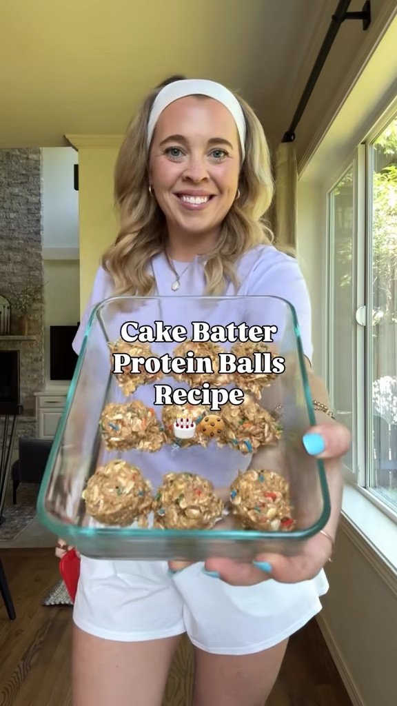 🥜 Yummy Protein Balls 🍫

Here’s how to make my favorite protein balls: 

• 1 cup nut butter of choice 
• 1/2 cup of honey 
• 2 servings of protein powder from clean simple eats (I used cake batter in the video but I think the chocolate peanut butter would be AMAZING!) 
• 2 cups of oats 
• Handle of sprinkles 
• Handle of white or milk chocolate chips 

Mix everything together and scoop into balls. Chill in the fridge for 30 minutes. Makes about 20 balls. 🫶🏻

#LTKActive #LTKFindsUnder100 #LTKFamily