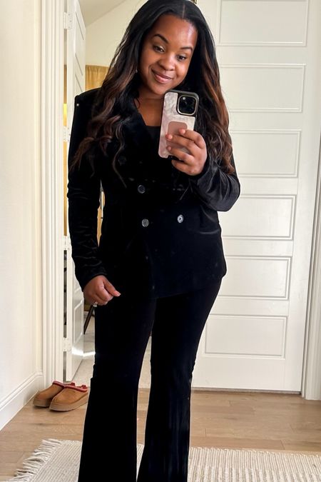 This velvet suit is under $70 from Walmart. THIS is the Thanksgiving outfit you’ve been waiting for. 


thanksgiving outfit l thanksgiving l suit set l velvet 

#LTKHoliday #LTKSeasonal #LTKGiftGuide