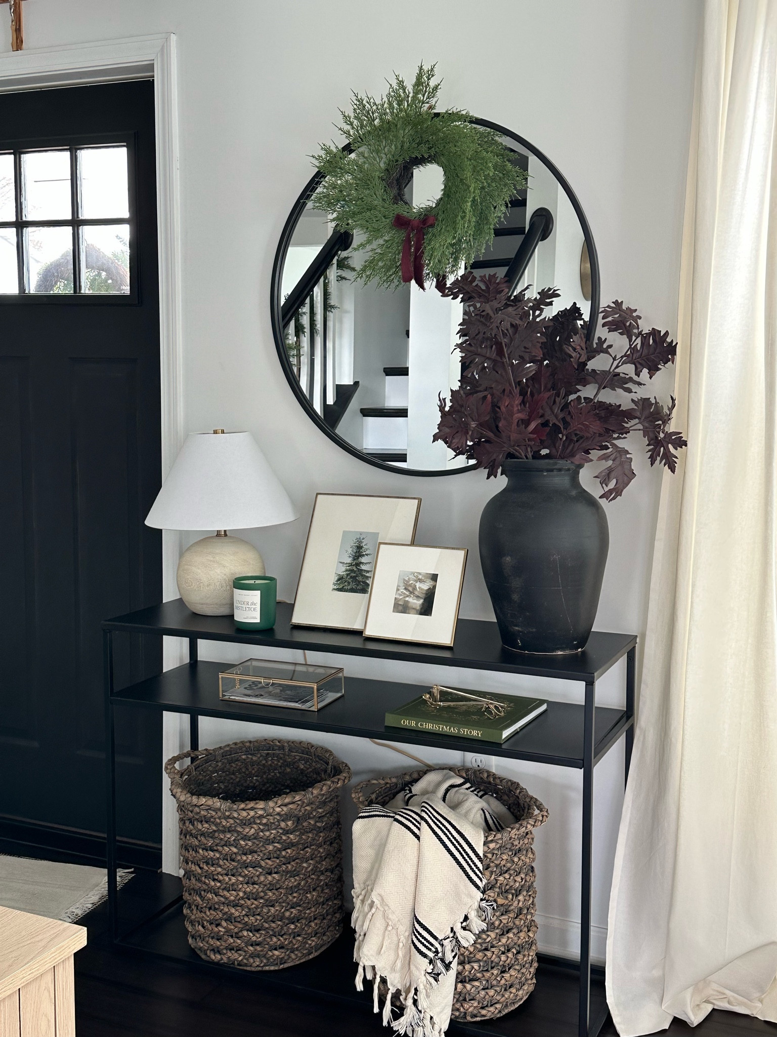 Christmas Console #entrytable #holidaydecor #christmasconsoletable 

#LTKHoliday #LTKSeasonal #LTKhome