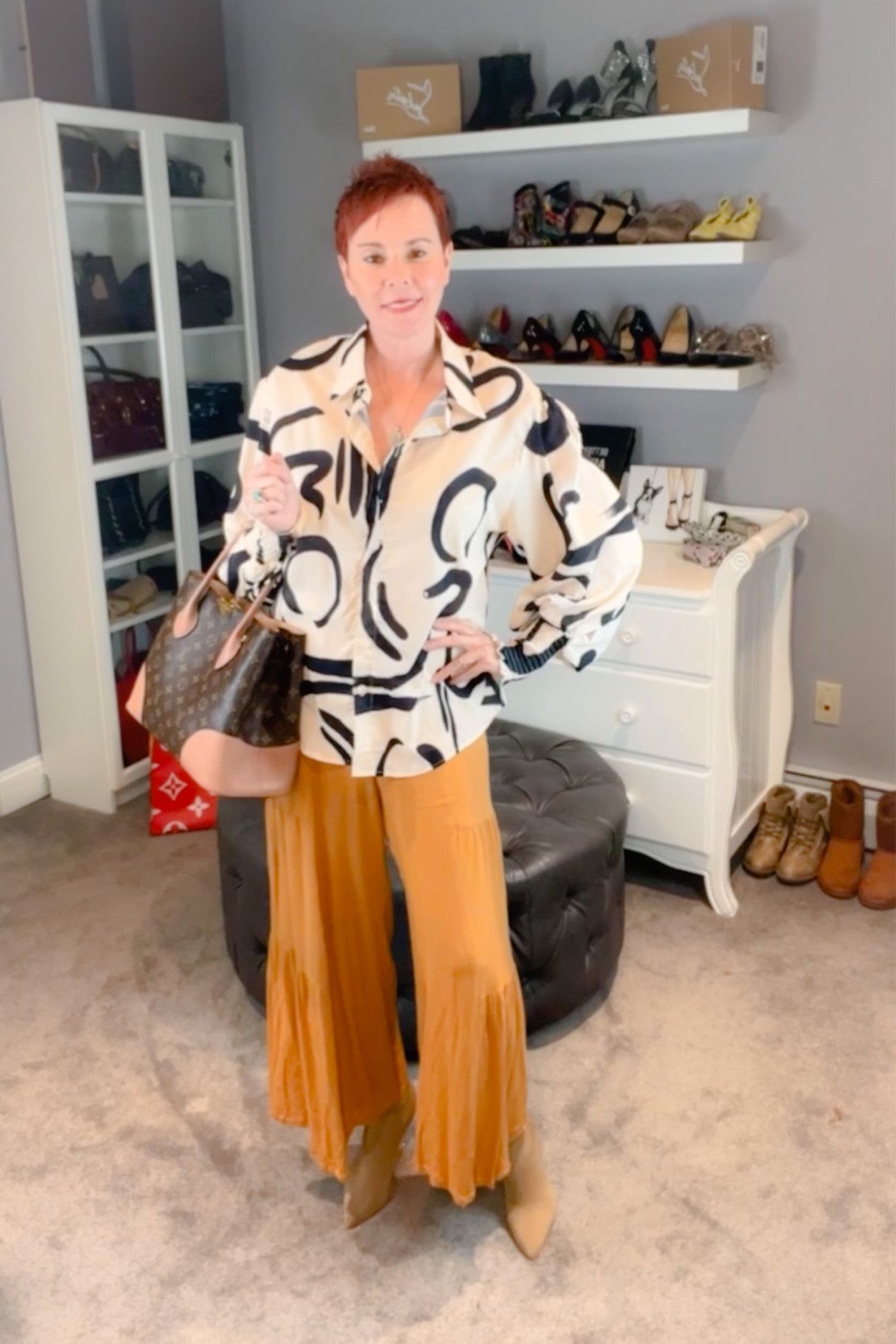 Puff Sleeves
Wide leg pants
Sock booties
