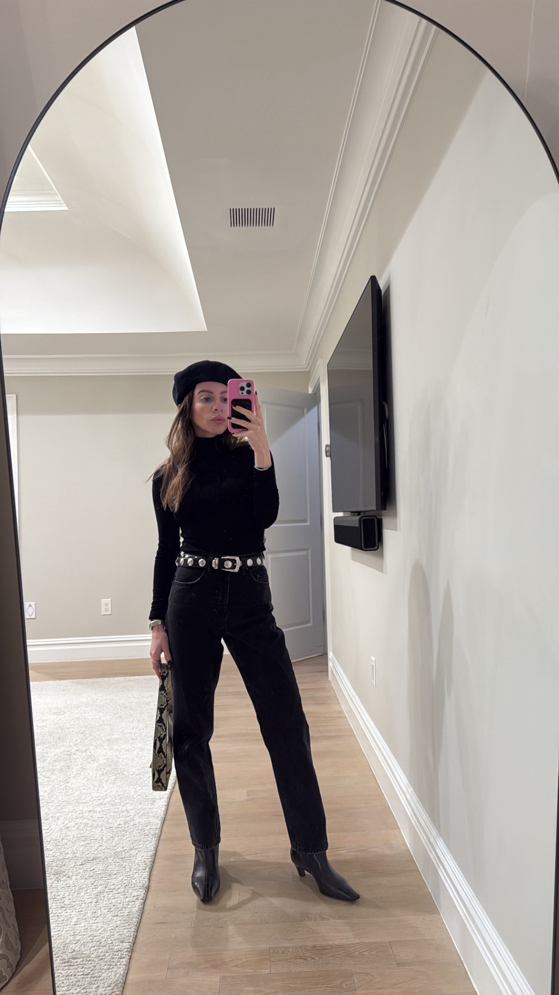 Bonjour 🖤

#LTKPetite #LTKOver40 #LTKootd