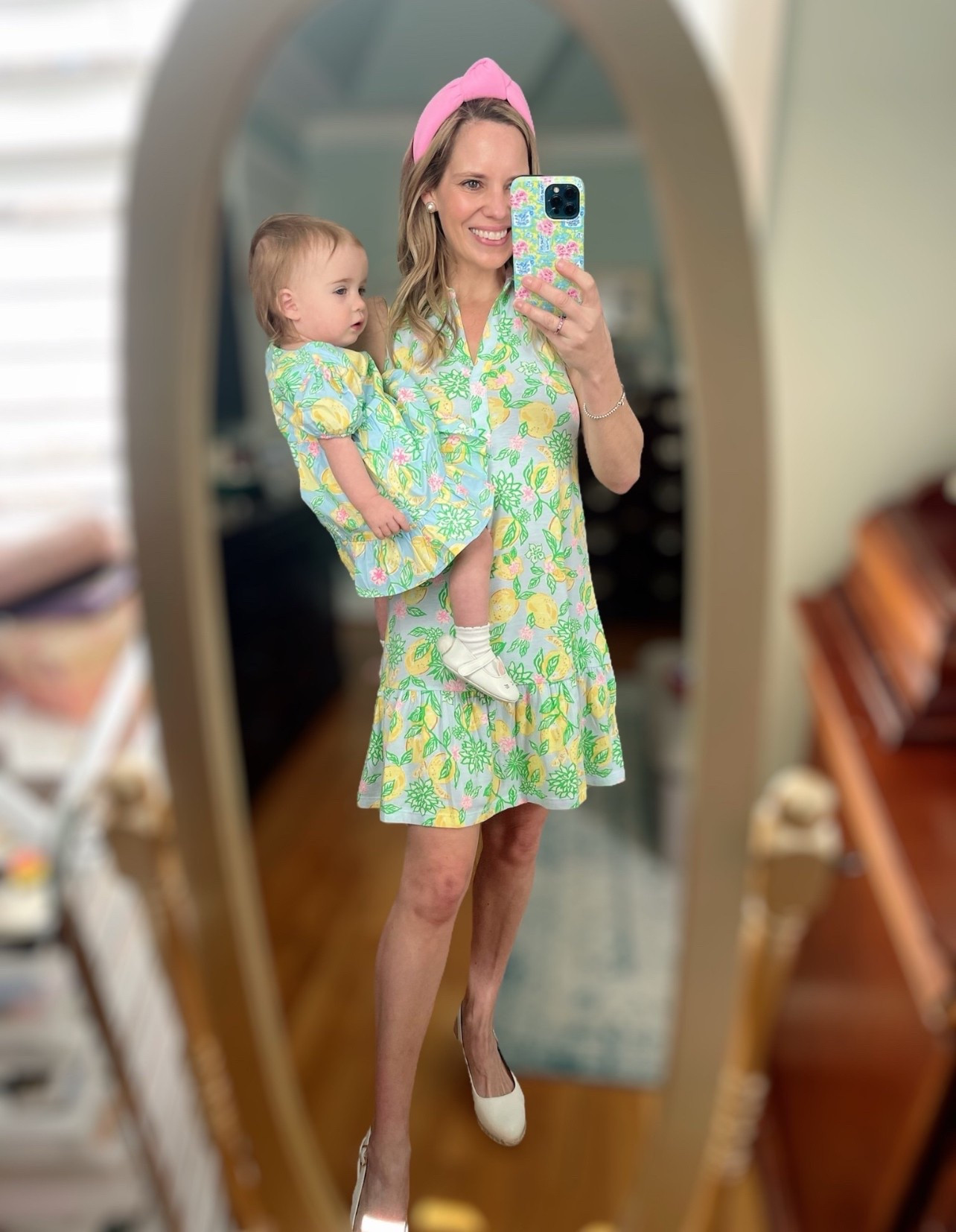 🍋 Lilly Pulitzer Riegan Dress – Mommy & Me Twinning in Lemon Print! 🍋

Matching with my little one in this adorable Lilly Pulitzer twinning set featuring the vibrant lemon print! The Riegan Dress is a flattering, easy-to-wear shift with a ruffle hem, while my baby is rocking the Lou Lou Infant Dress Set, a precious little puff-sleeve dress that is perfect for warm weather. 🌿✨

💛 Mom’s Outfit – Riegan Dress:
✔️ Bright & fun lemon print – classic Lilly Pulitzer 🍋
✔️ Sleeveless with flounced hem for a feminine touch
✔️ Lightweight & breathable fabric – ideal for summer ☀️
✔️ Pullover style for effortless dressing

👗 Baby’s Outfit – Lou Lou Infant Dress Set:
✔️ Matching lemon print 🍋👶
✔️ Puff sleeves & ruffle hem for a sweet, girly look
✔️ Soft cotton fabric for all-day comfort
✔️ Includes matching bloomers for extra cuteness 💕

👡 Styled With:
	•	Mom: Wearing white wedge espadrilles for a chic, feminine touch & a Lele Sadoughi headband for a pop of color 🎀✨
	•	Baby: Wearing the Lou Lou Dress Set with the cutest bunny face shoes 🐰👣

📌 Fit & Sizing:
	•	Mom: Wearing size XS – true to size
	•	Baby: Wearing Lou Lou Infant Dress Set

💖 Perfect For:
🌸 Mommy & Me outings
🍹 Spring & summer vacations
🌴 Family brunches & special occasions

Nothing better than coordinating with your mini-me in matching Lilly Pulitzer prints! 🍋💛


#LTKBaby #LTKFindsUnder100 #LTKFindsUnder50