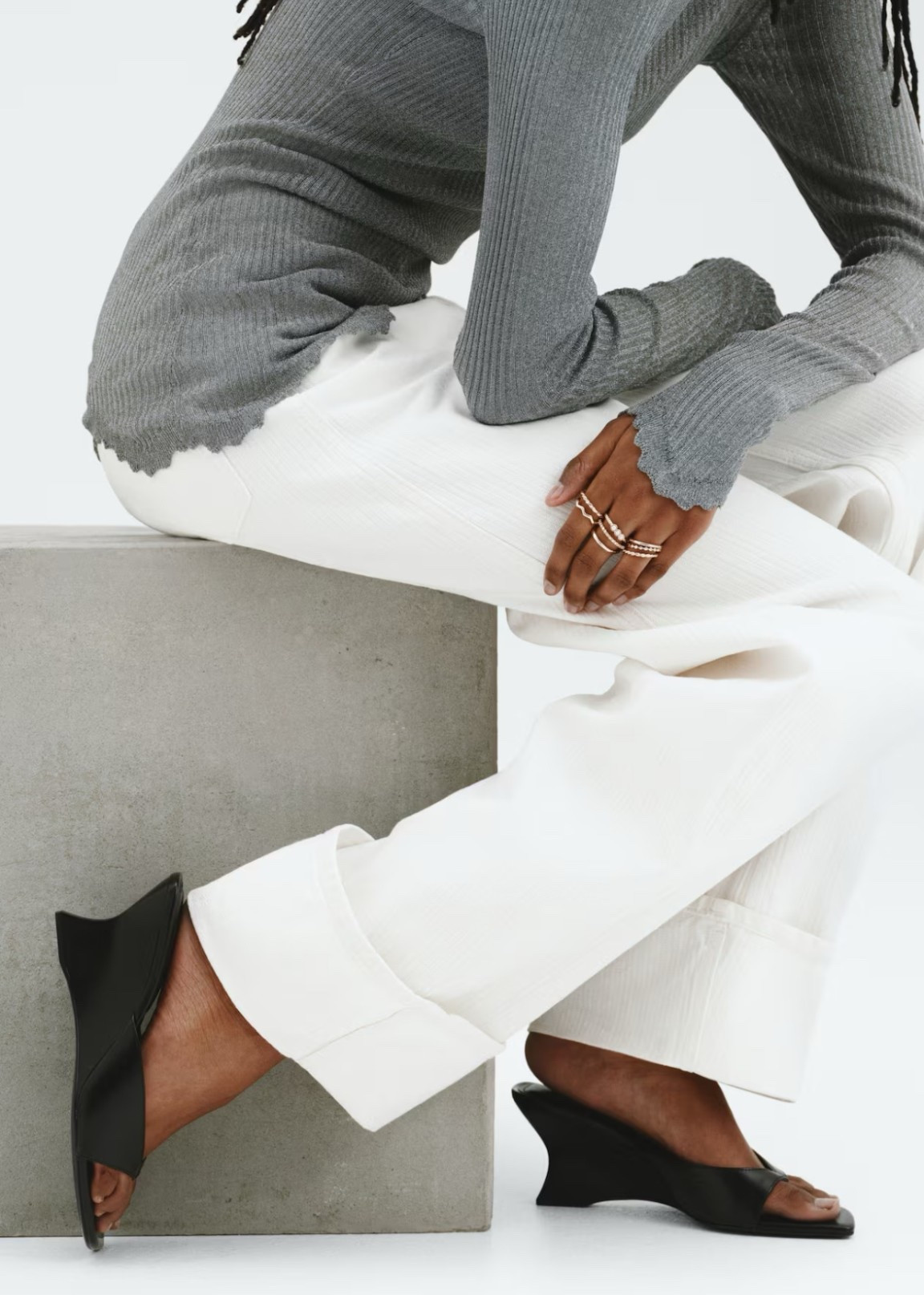 Black wedge sandal 
Cream barrel leg jeans 
Spring outfits
Spring minimalism 


#LTKjeans #LTKstyletip #LTKspring