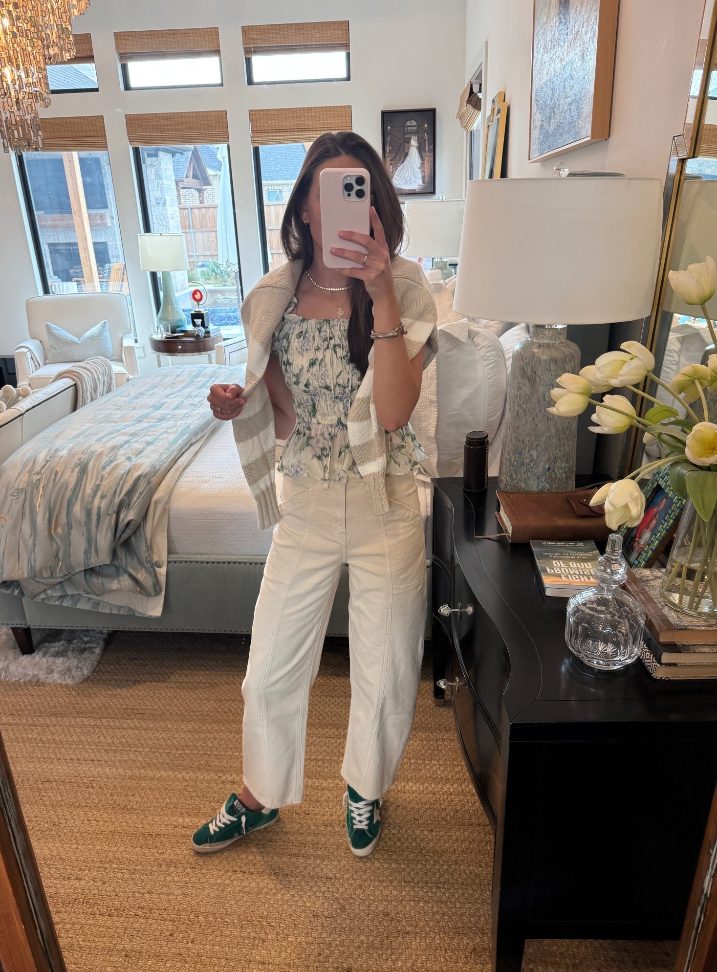 I took a 0 in the jeans, size down if in between & xs in both tops !!!! 

#LTKStyleTip #LTKU #LTKSeasonal