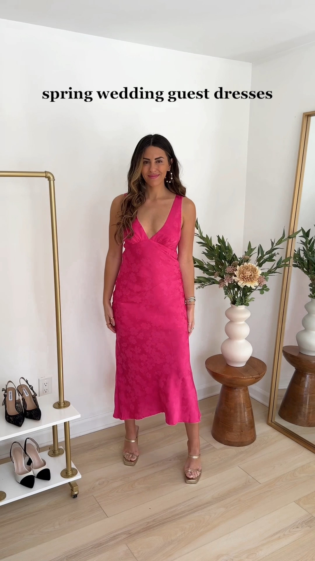 spring wedding guest dresses (wearing size 4 in all)

Floral dresses | silk dresses | spring dress | what to wear to a spring wedding | spring outfits | spring fashion 


#LTKparties #LTKwedding #LTKVideo