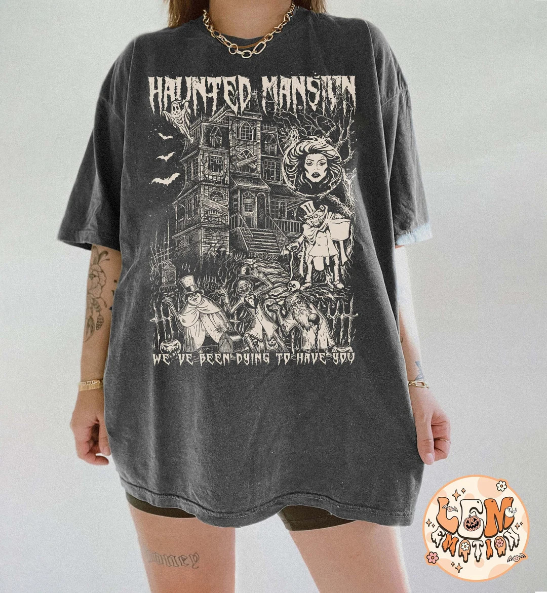 Retro the Haunted Mansion Shirt, Disney Halloween T-shirt, Madam Leota Hitchhiking Ghosts, Hallow... | Etsy (US)