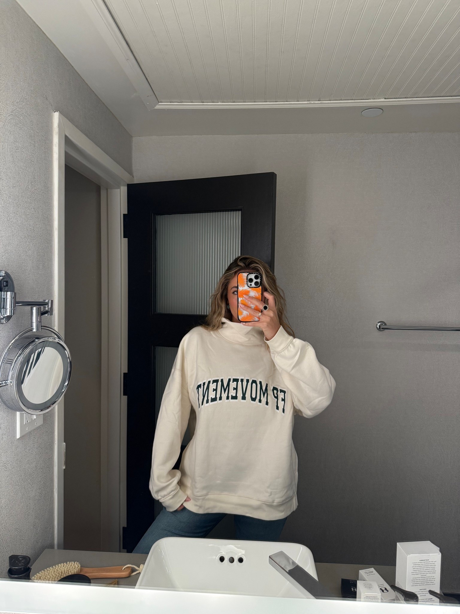 I can’t believe it’s snowing in Nashville! Wearing one of my fav sweaters from Free People!

#LTKHoliday #LTKFindsUnder100 #LTKStyleTip