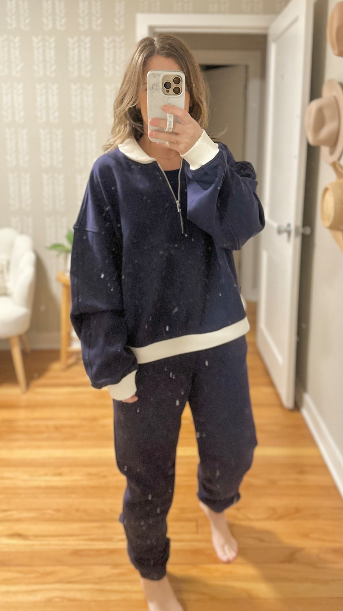 sweatshirt: small (I should’ve sized down though)
sweatpants: xs (still run large)

#LTKFindsUnder50 #LTKfitnessgoals #LTKActive