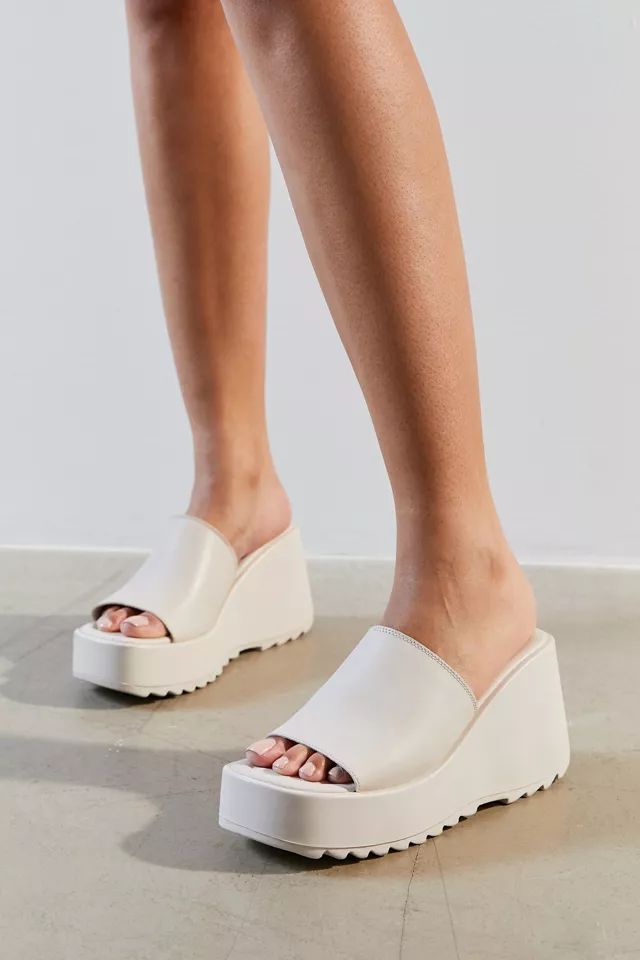 Steve Madden Pepe 30 Platform Sandal | Urban Outfitters (US and RoW)