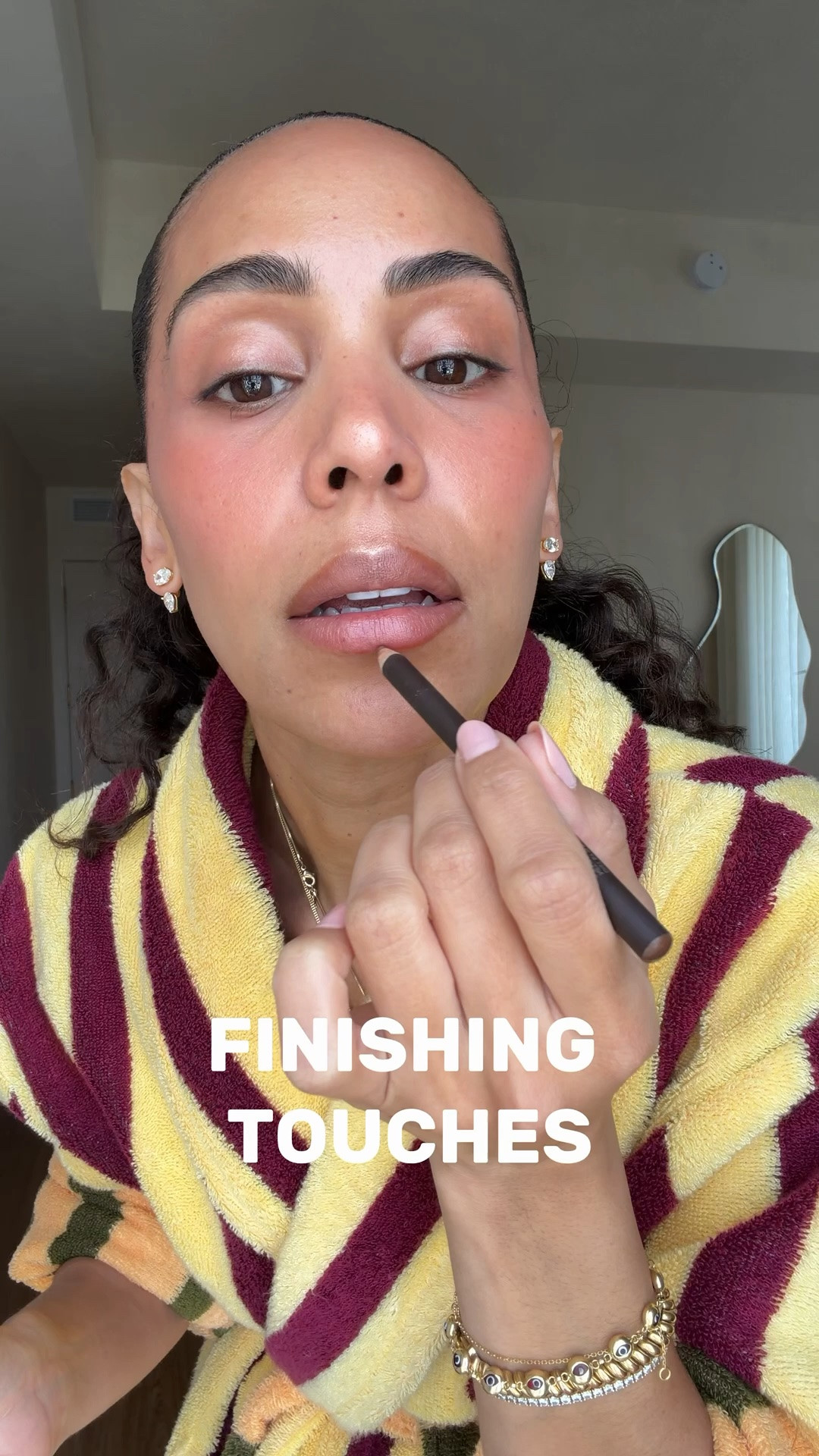a brownish glossy lip >

@m.ph Overliner Lip Pencil — Double Shot
@summerfridays Lip Stain — Almond
@lorealparis Plump Ambition Lip Oil — Worth It

#BrownSkin #BrownGlossyLips #LipComboOfTheDay #BrownLipCombo #GlossyLips