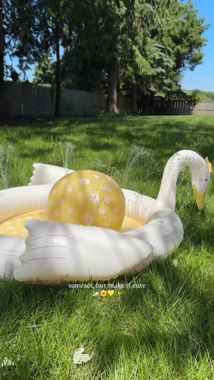 summer of the swan 🦢 

#sunnylife #sunnylifeswan #swan #sprinklerpad #toddler #toddlerlife #toddlersummer #momlife #momblogger #aesthetickids #ａｅｓｔｈｅｔｉｃ