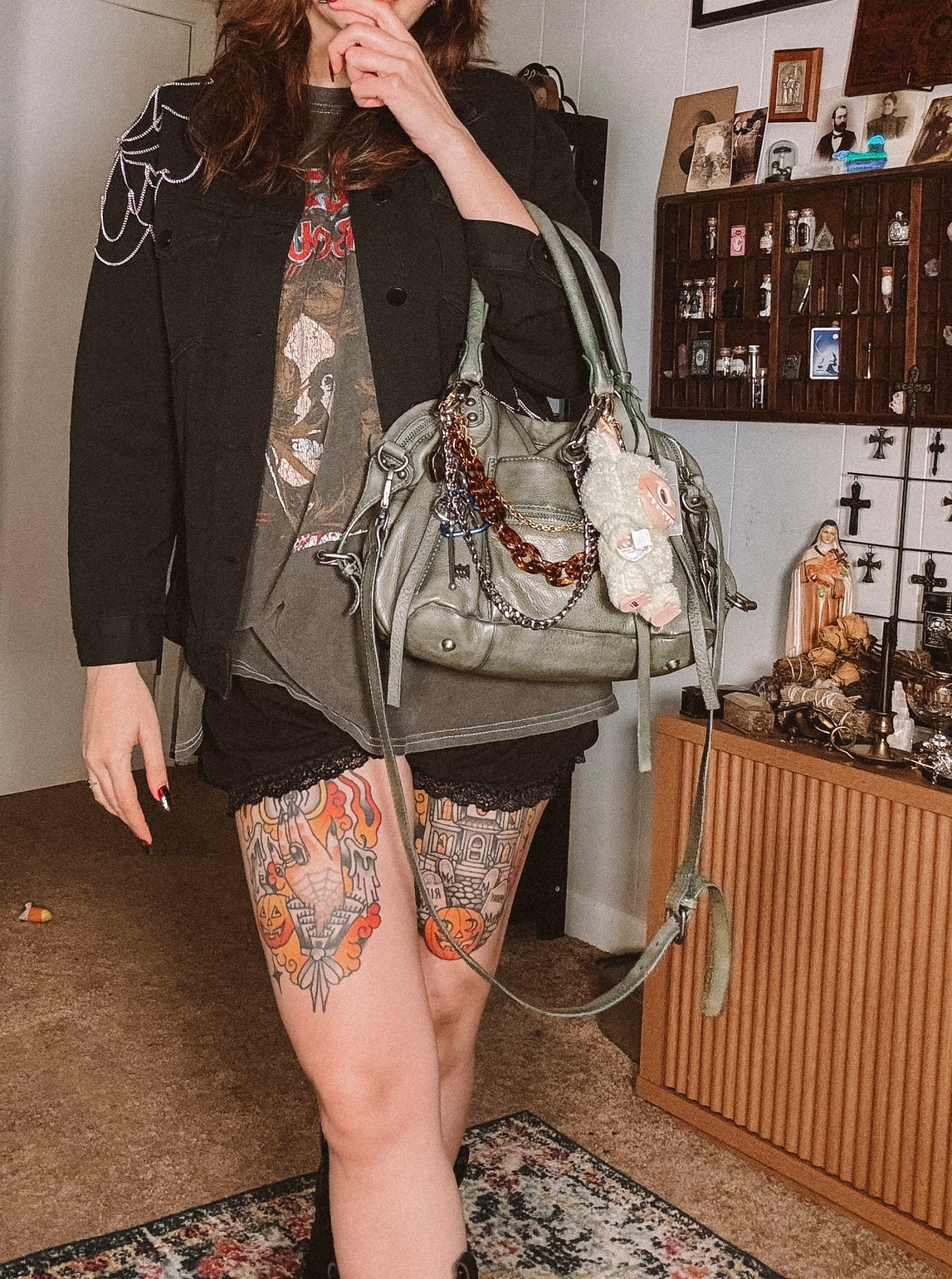 I think I need more chains on my free people baby Emerson bag. 

#LTKBump #LTKStyleTip #LTKSeasonal