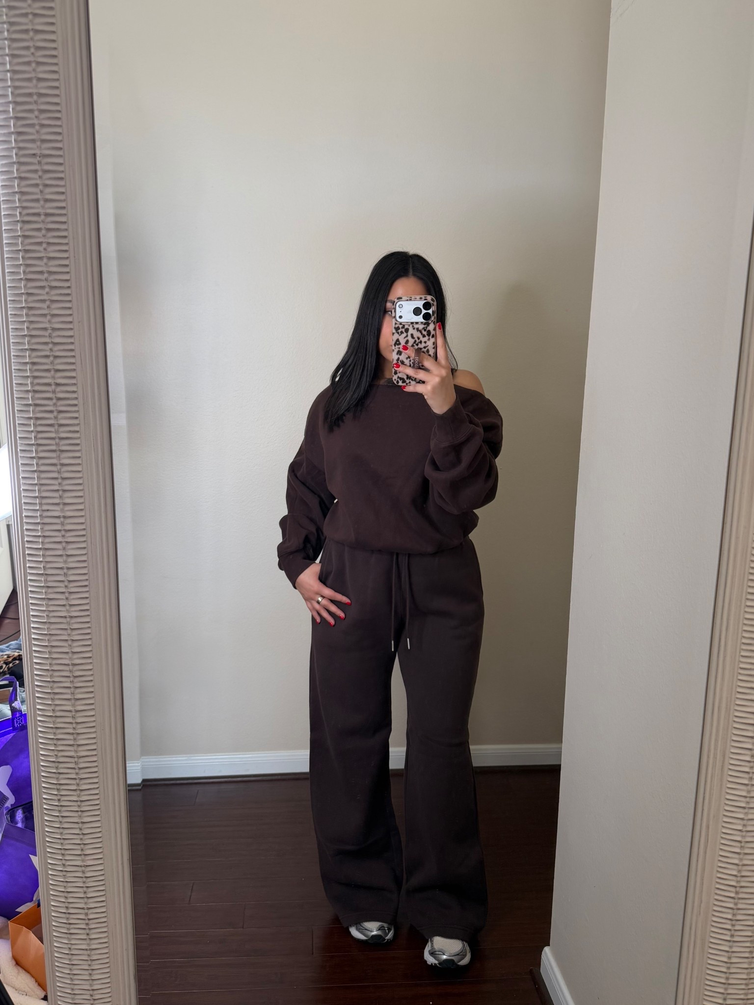 Abercrombie cyber week sale 25-50% off w code CYBERAF ends 12/1 
Sweatshirt: xs
Sweatpants: small 
Sneakers: 5 men #LTKCyberWeek

#LTKSaleAlert #LTKTravel