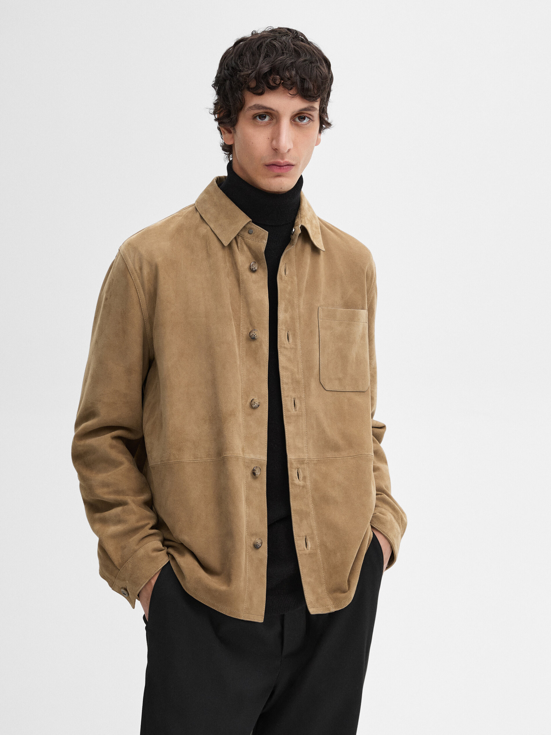 Wildlederhemdjacke mit Brusttasche | Massimo Dutti DE