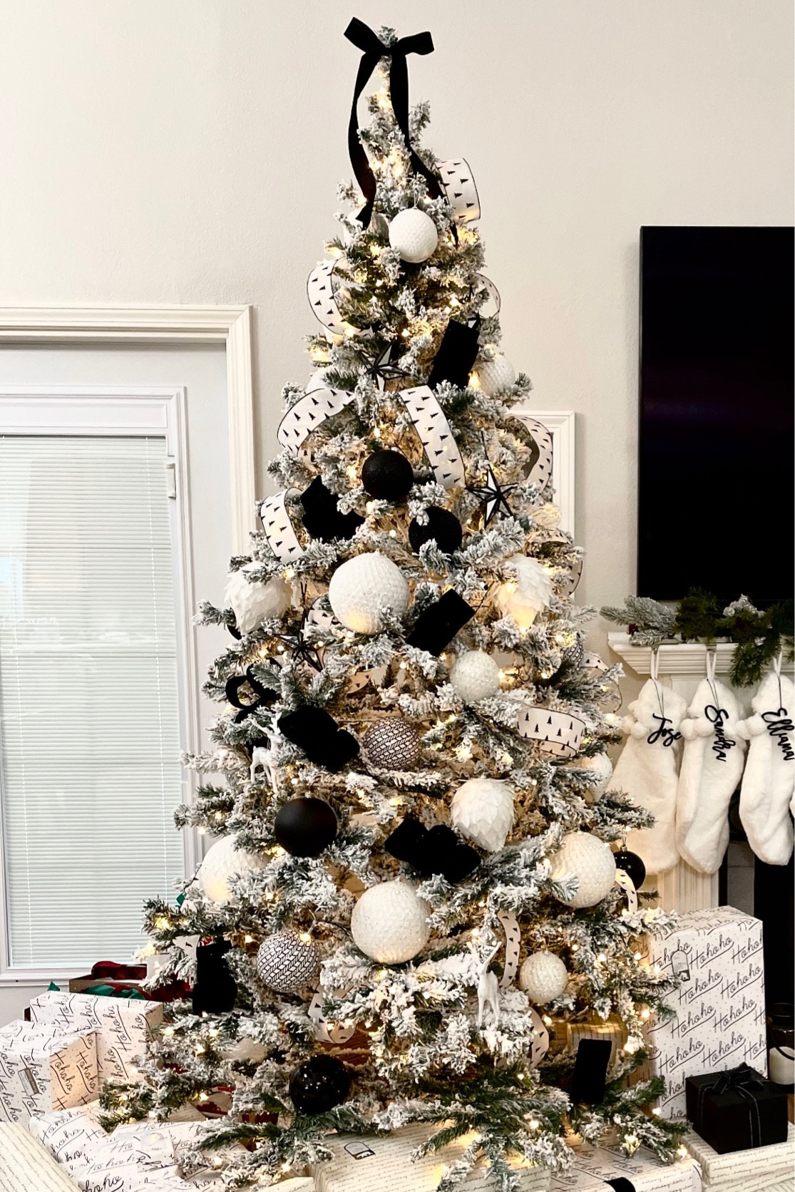 Last Year’s Christmas Tree 🎄I plan on keeping it mostly the same this year, can’t wait to put it up after Thanksgiving !

#LTKhome #LTKSeasonal #LTKHoliday
