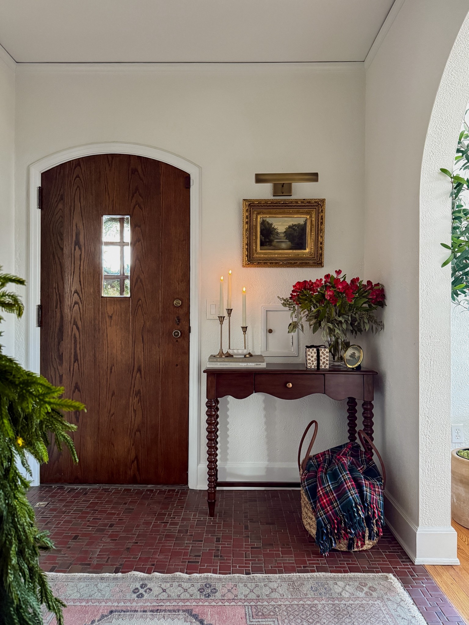 Foyer details 

#LTKHome #LTKHoliday