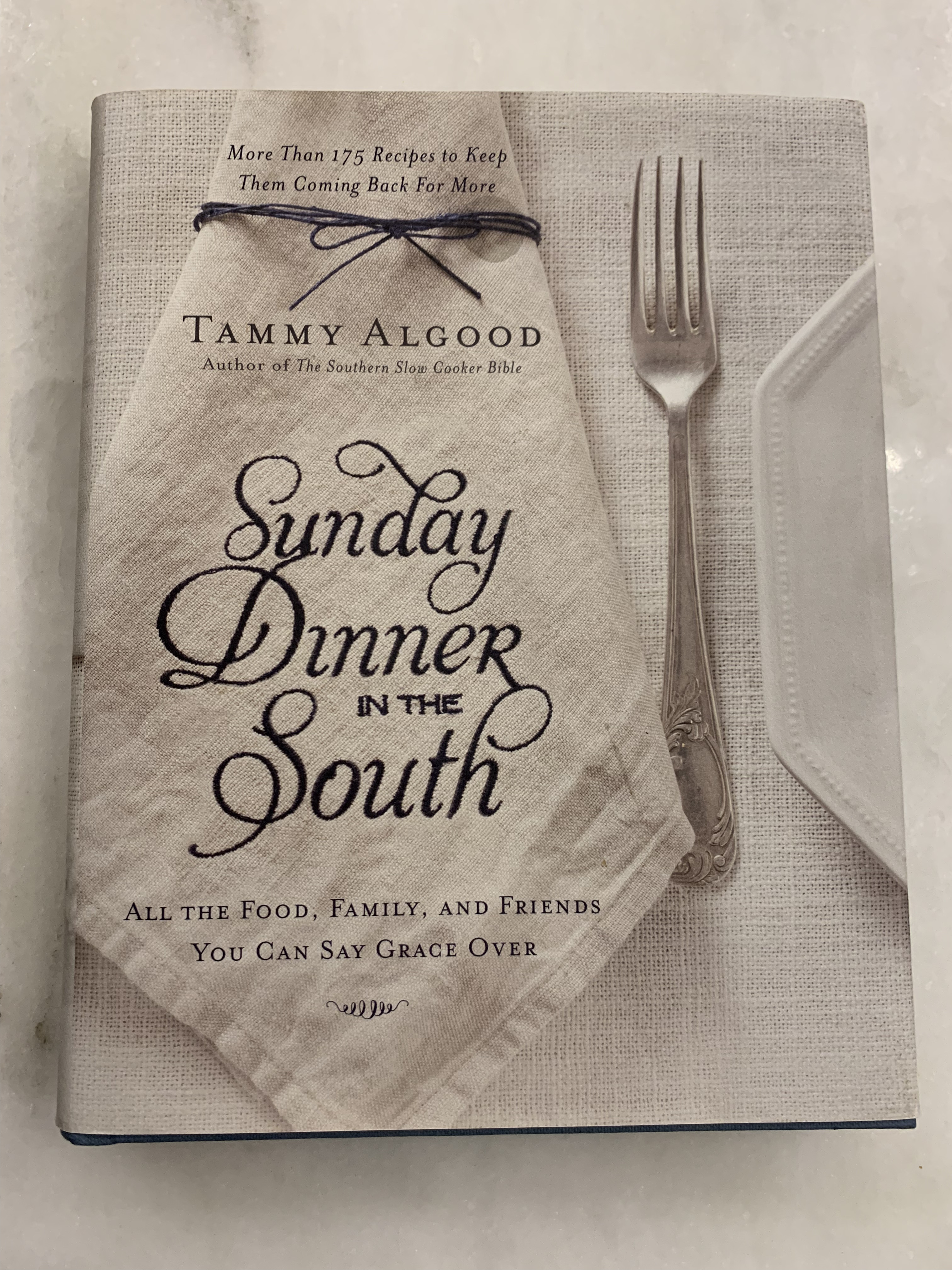 Sunday Dinner in the South: Recipes to Keep Them Coming Back for More | Amazon (US)
