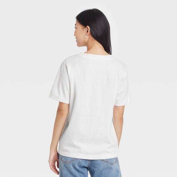 Women's Bijou Karman Short Sleeve Graphic T-Shirt | Target