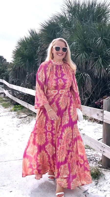 Obsessed with this Avara maxi dress! It ties around the neck and the back is open. It zips at the waist in the back. Perfect to wear as a wedding guest outfit or summer vacation.

Wearing a medium.


#LTKfindsunder100 #LTKwedding #LTKVideo