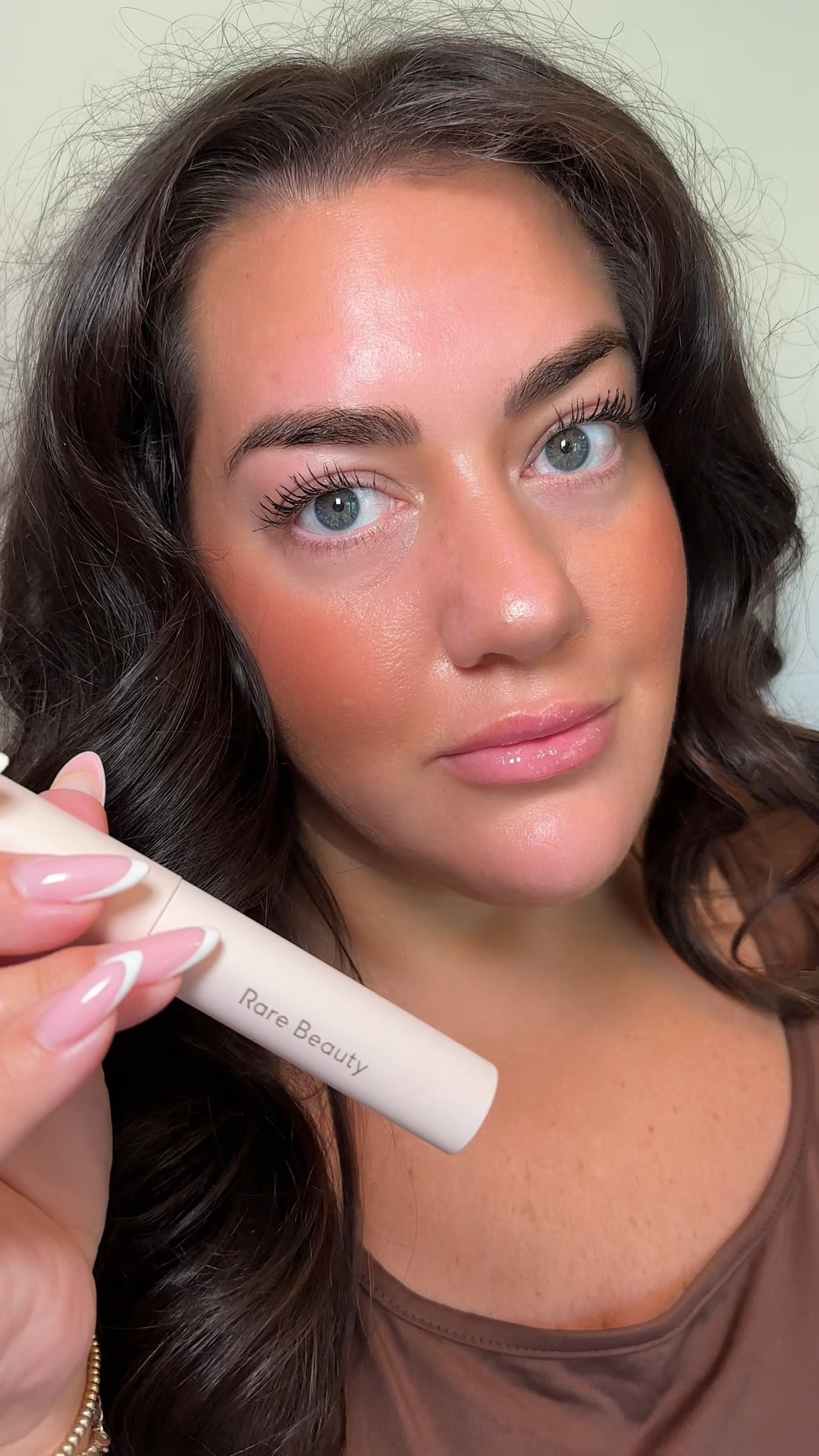 My new favorite mascara! Gives the most high volume lashes without weighing them down or clumping! 

#rarebeauty #mascara #volumemascara #makeupfaves 