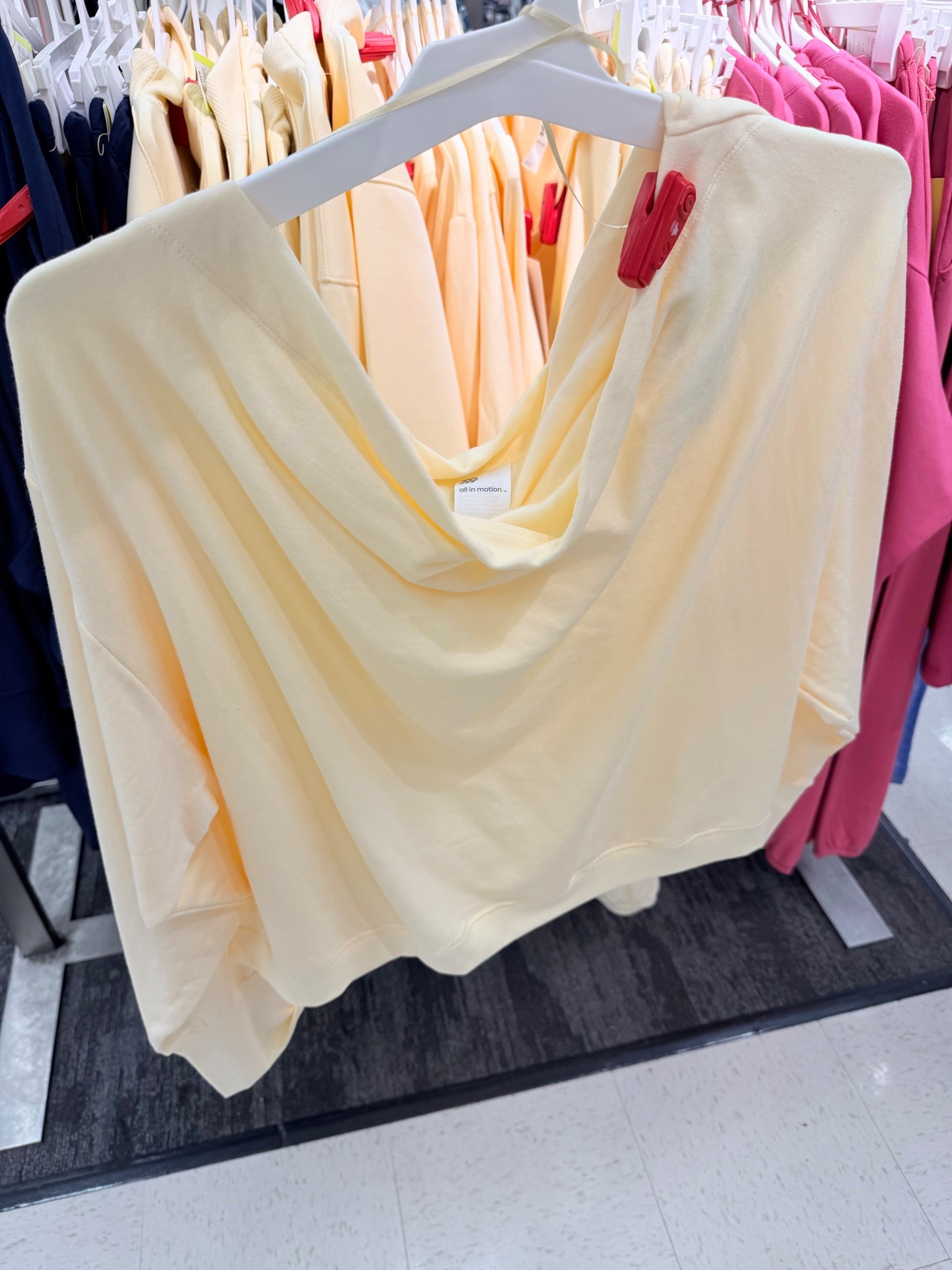 All in Motion off the shoulder sweatshirt @Target and comes in more colors! 



#LTKmomlife #LTKOver40 #LTKActive