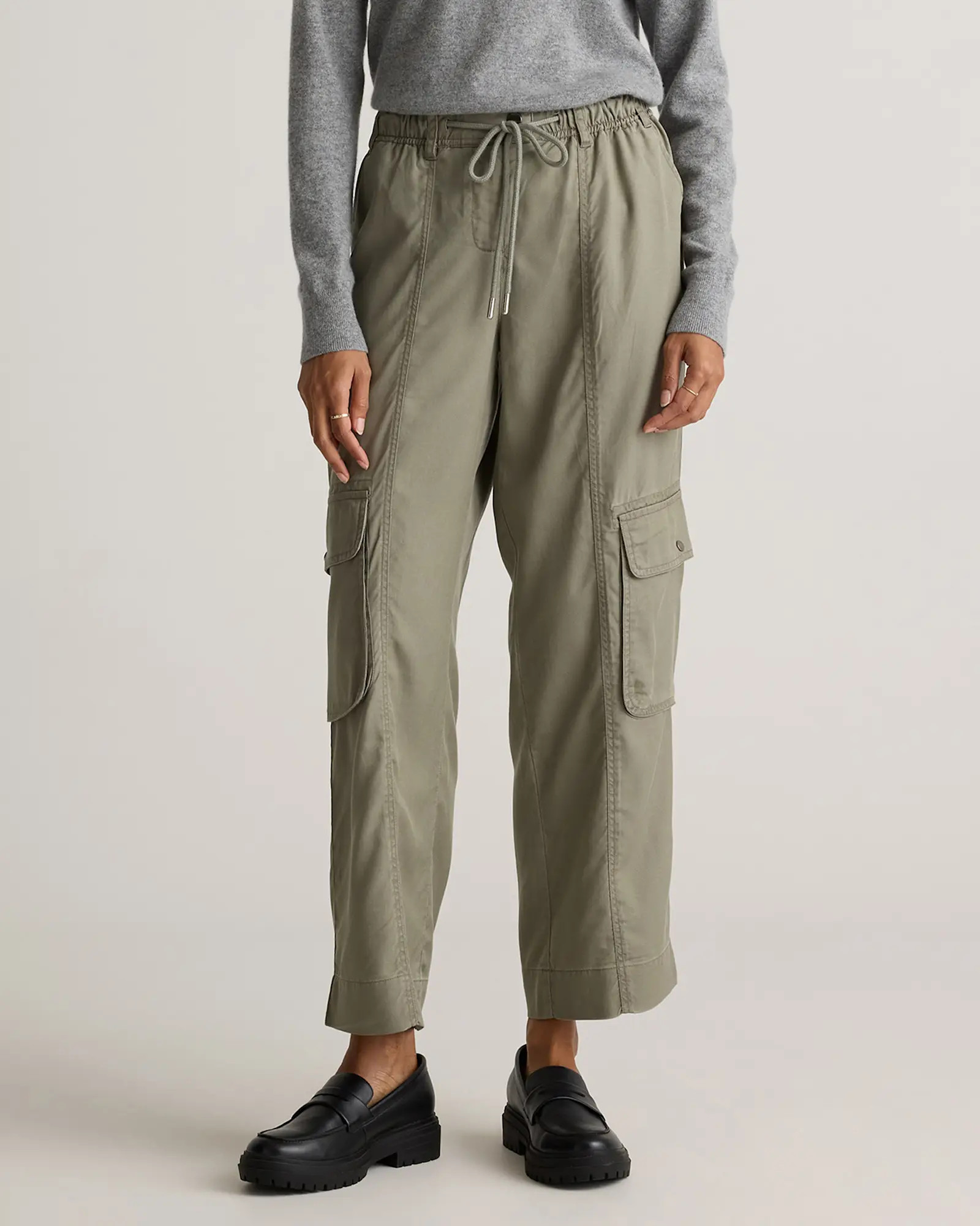 Women's Vintage Wash Tencel Drawstring Cargo Pants in Olive | Quince