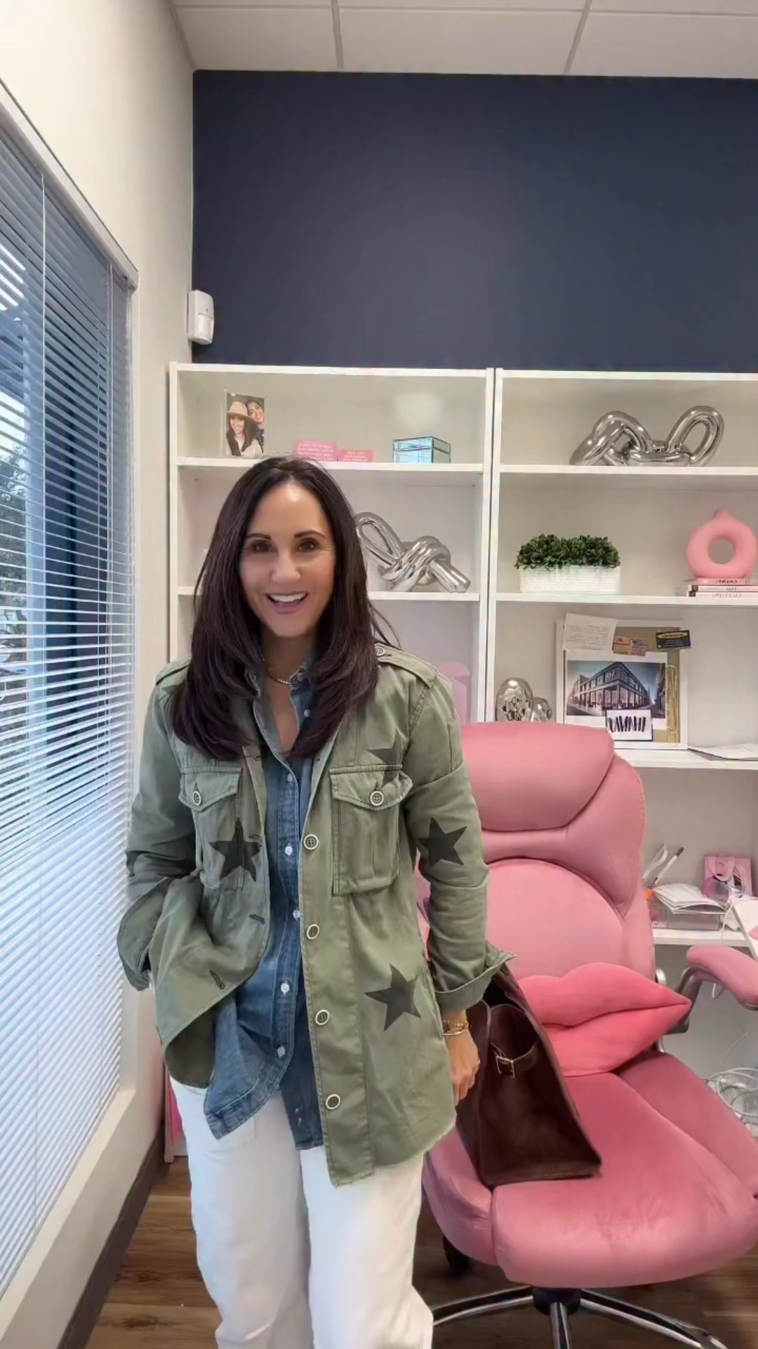 Looking for a no-brainer? The piece you can grab every single day and know it works…whether it’s a tee, a dress, or a sweatshirt. This is that piece. Let’s rock the dot. I know you’re ready. #mbstyles #affordableluxury #rockthedot