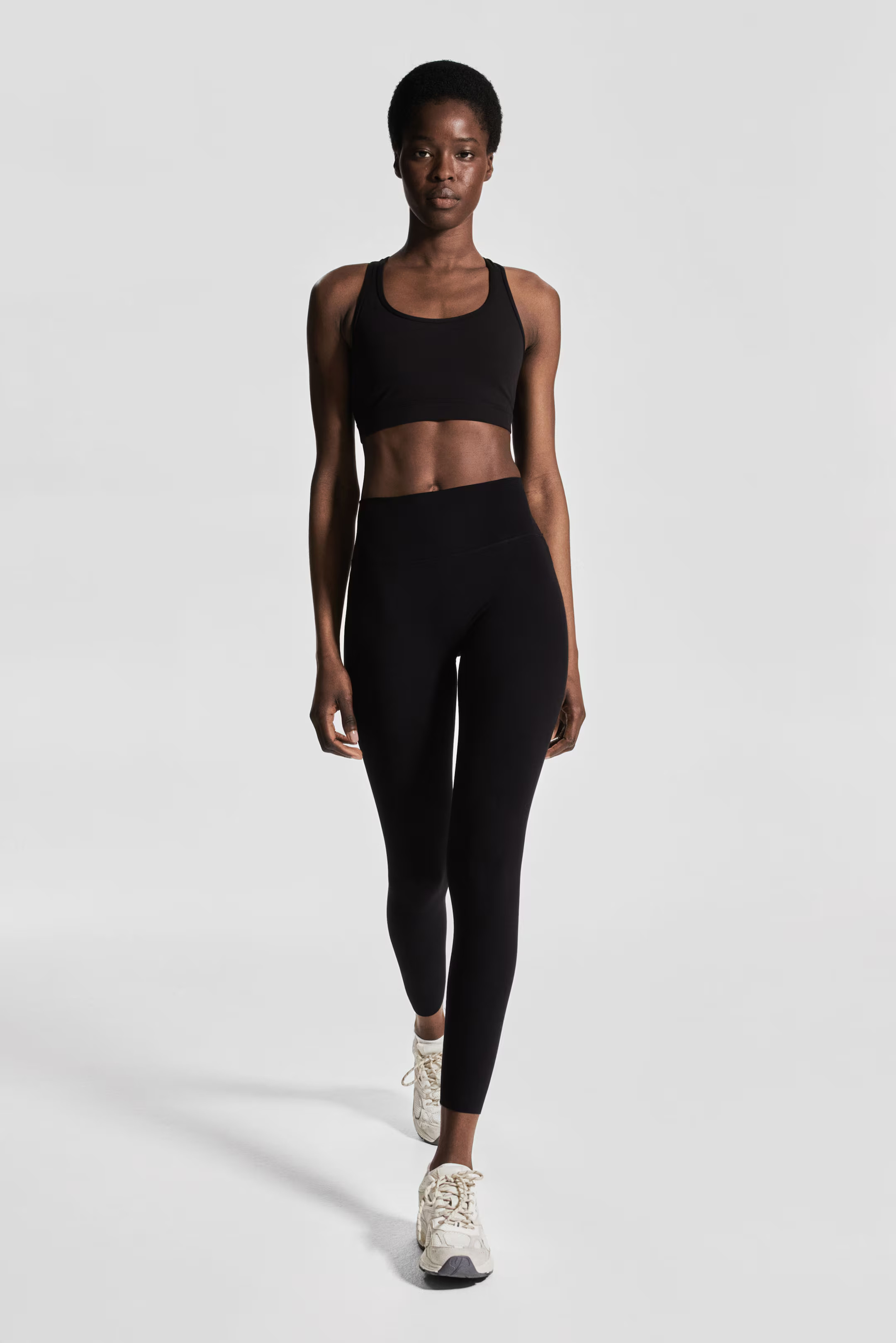 Knöchellange Sportleggings mit SoftMove™ | H&M (DE, AT, CH, NL, FI)