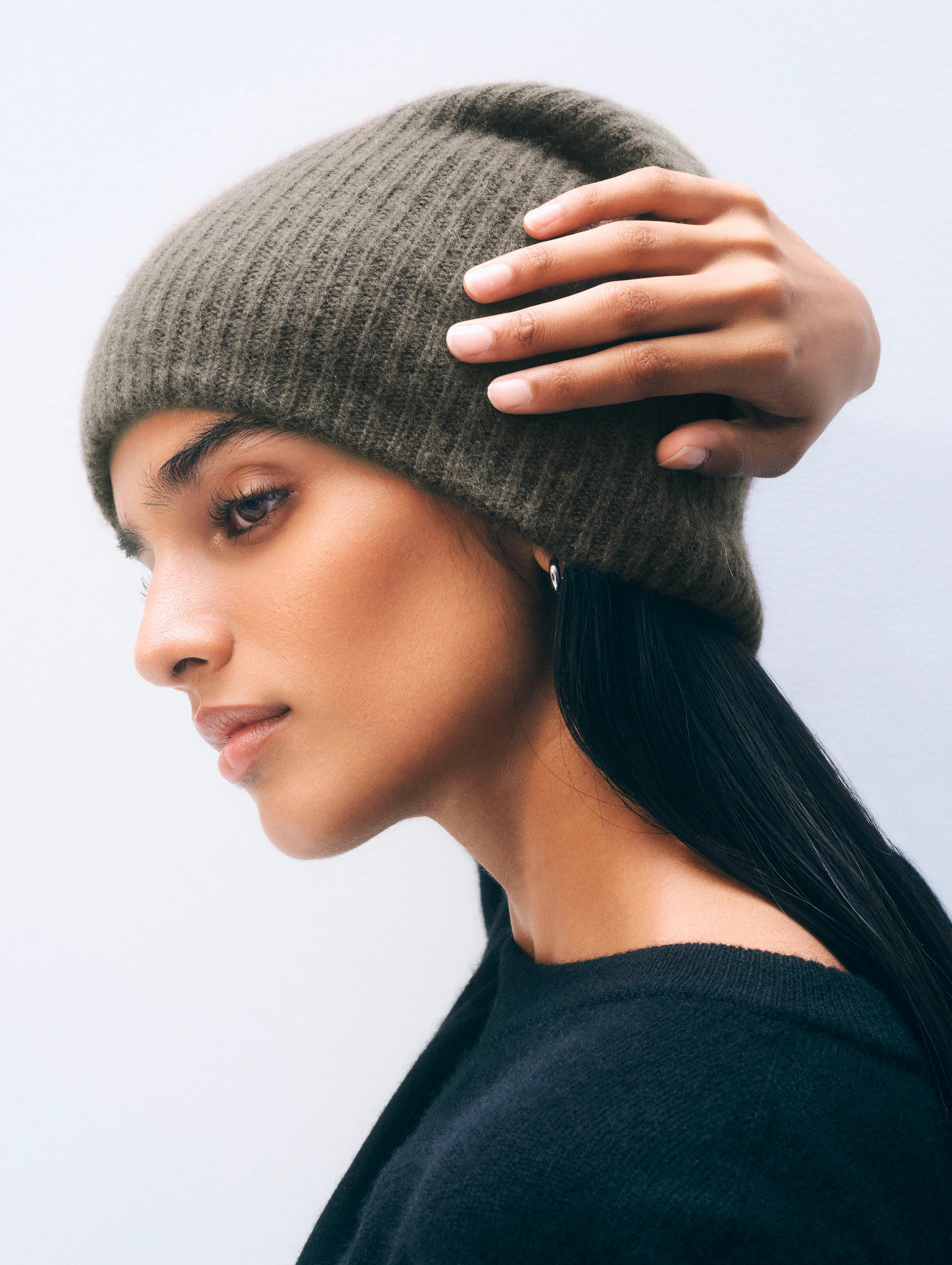 Cashmere Ribbed Beanie | Ashen Brown | White and Warren