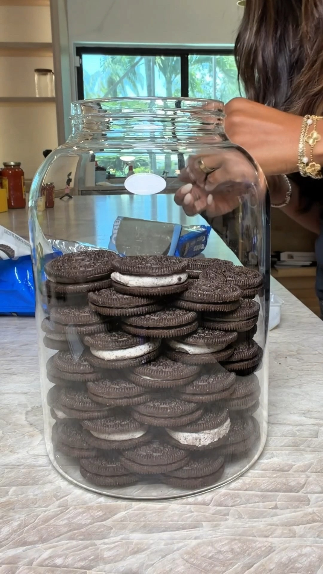 🍪 You have to try this simple trick for storing your cookies! Not only does this glass bowl keep them fresh and easy to grab, but it also looks so much prettier than the original packaging. It’s a quick way to make your pantry or kitchen feel more organized, elevated, and put together. I love how cute it looks on my countertop!

🤎 ¡Tienen que probar esta forma de guardar las galletas! Este bowl de vidrio no solo ayuda a mantenerlas organizadas y listas para servir, sino que también hace que la cocina se vea mucho más bonita y elegante. Me encanta cómo un detalle tan sencillo puede hacer que todo luzca más ordenado y con un estilo mucho más limpio.

Shop the links below.

Follow me on Instagram and YouTube @kirasfashionfinds

#LTKHome #LTKvlog #LTKfoodie