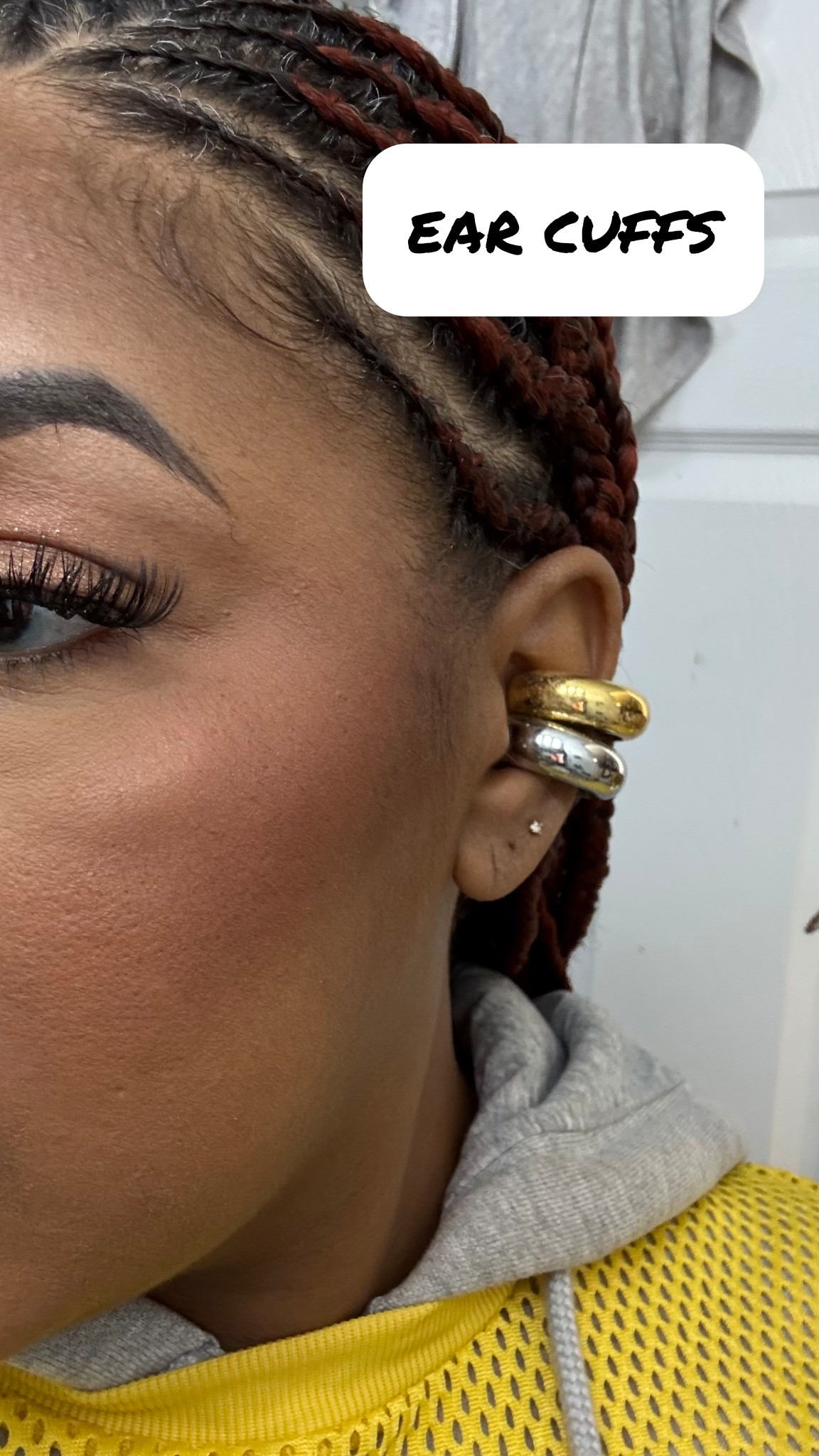 Inexpensive way to add visual interest to your  fit ￼