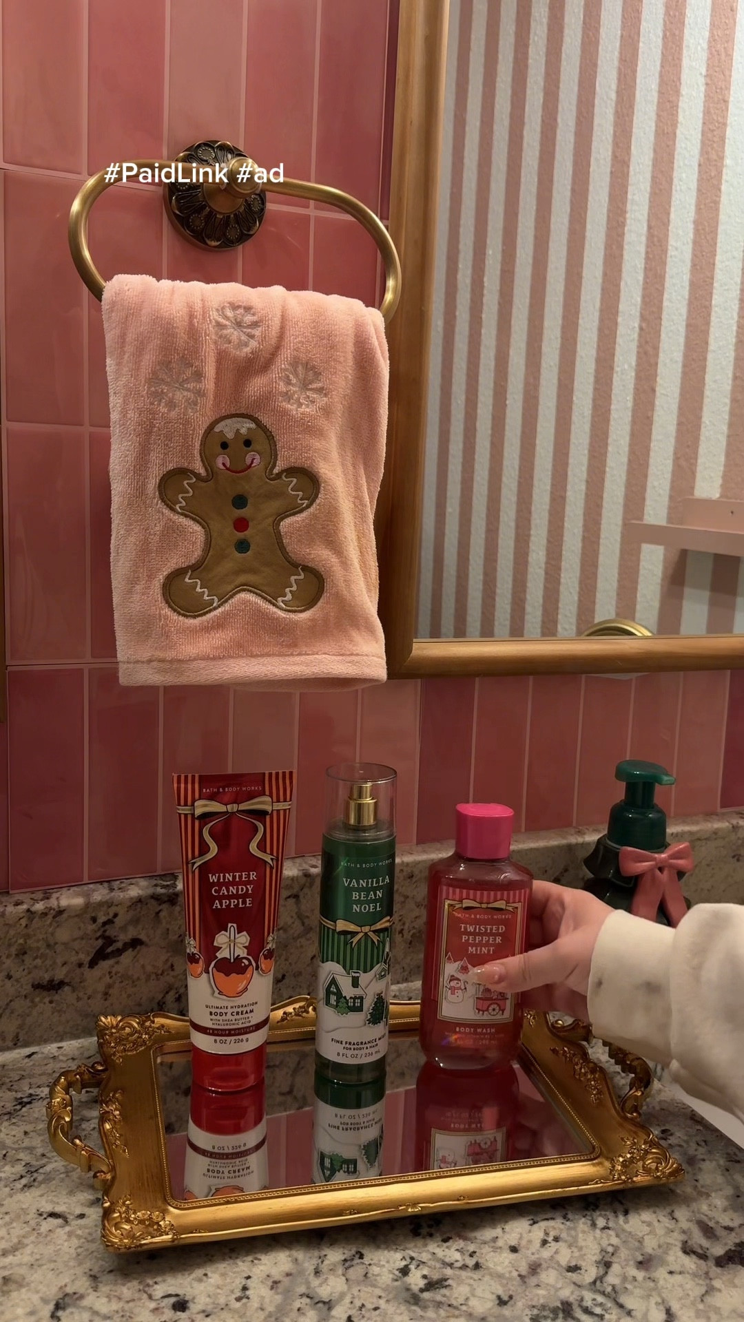 #Paidlink #BathandBodyWorks_Partner The holidays simply aren’t complete without @bathandbodyworks holiday scents! #ad My nights are even cozier with my favorite scents like Vanilla Bean Noel, Winter Candy Apple and Twisted Peppermint. From candles, lotion, body wash to wallflowers, Bath & Body Works always makes the holidays so special.

Shop my Bath & Body Works favs on my @shop.ltk ! #liketkit 