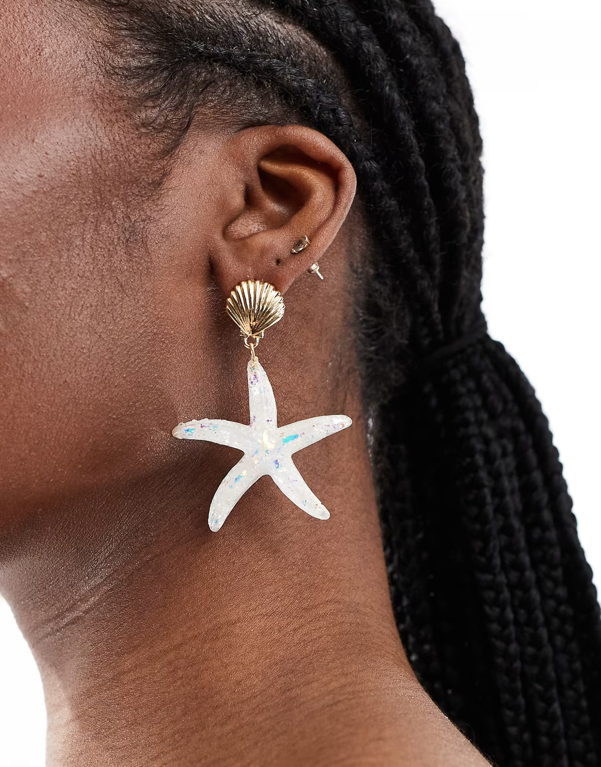 DesignB London shell drop earrings with resin starfish in gold | ASOS (Global)