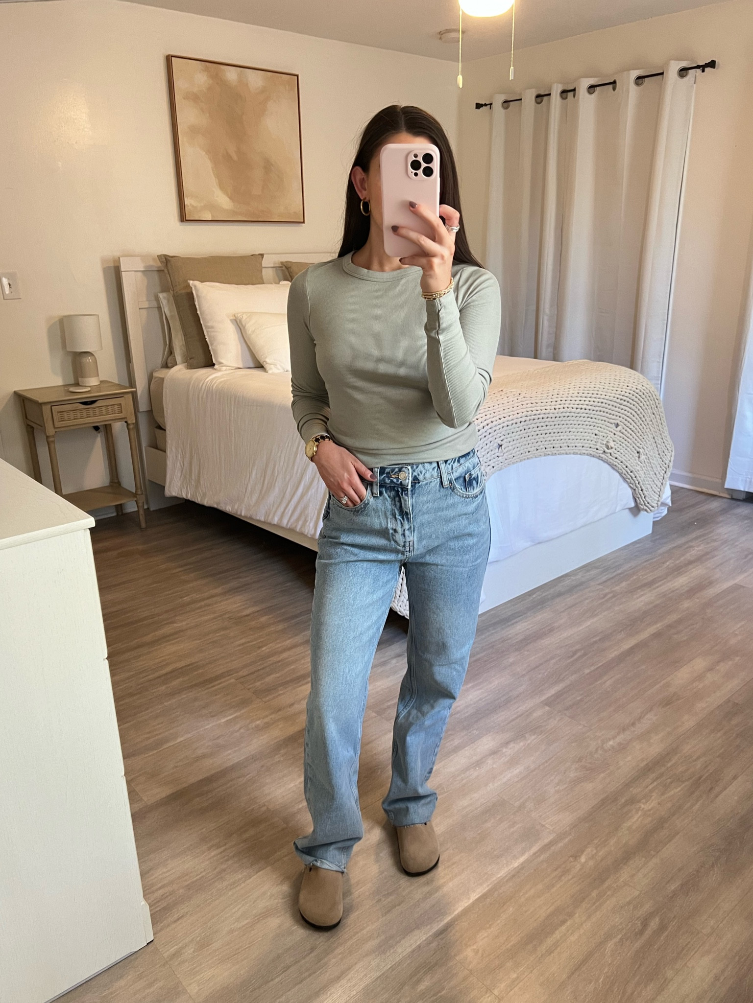 Top is size small (tts), jeans are Zara.🤍 

#LTKFallSale #LTKSeasonal