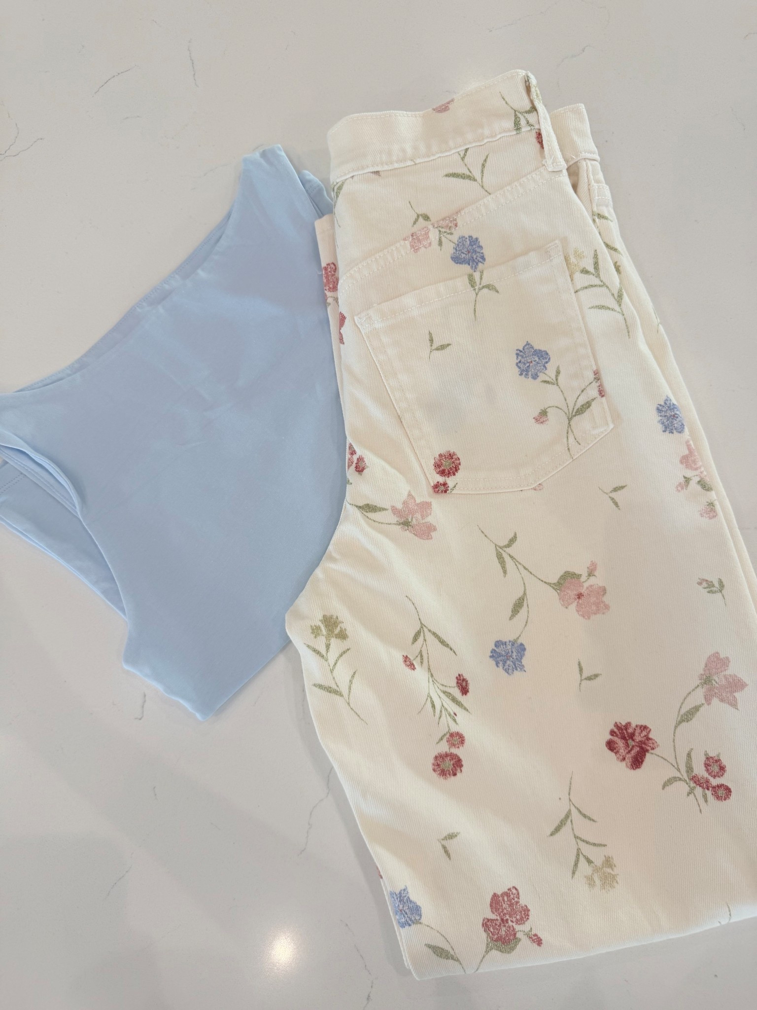 Saw a friend at lunch today with these pants on and when I tell you I RAN to old navy!!!! 🤩

#LTKmomlife #LTKootd #LTKSpringSale