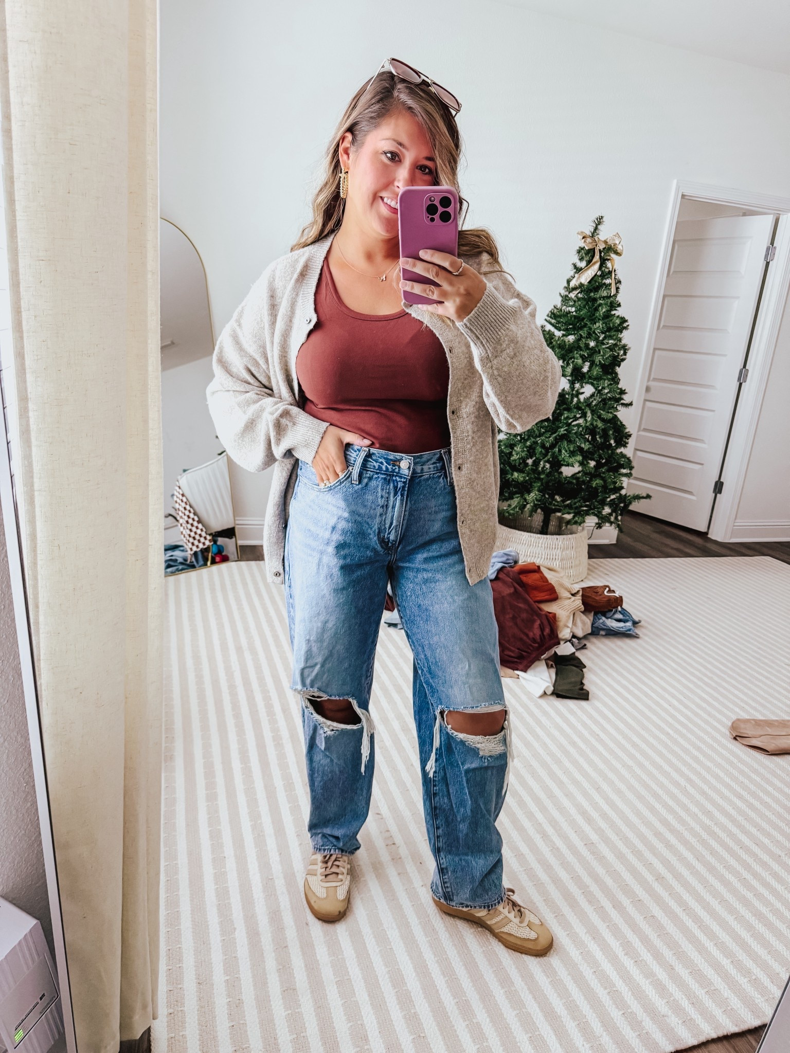 Wearing large in tank, medium in cardigan and 31 in jeans (but need 30) 

Code: EVERYDAYGRACE for 60% off hoops 😍

#LTKStyleTip #LTKdayinmylife #LTKFindsUnder100