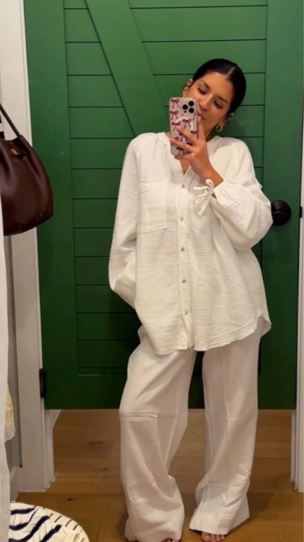Soft neutrals and relaxed layers for the coziest laid-back look 🤍 Loving the oversized button-down paired with easy wide-leg pants.

#NeutralStyle #CasualOutfit #EverydayStyle

#LTKdayinmylife #LTKootd #LTKstorytime