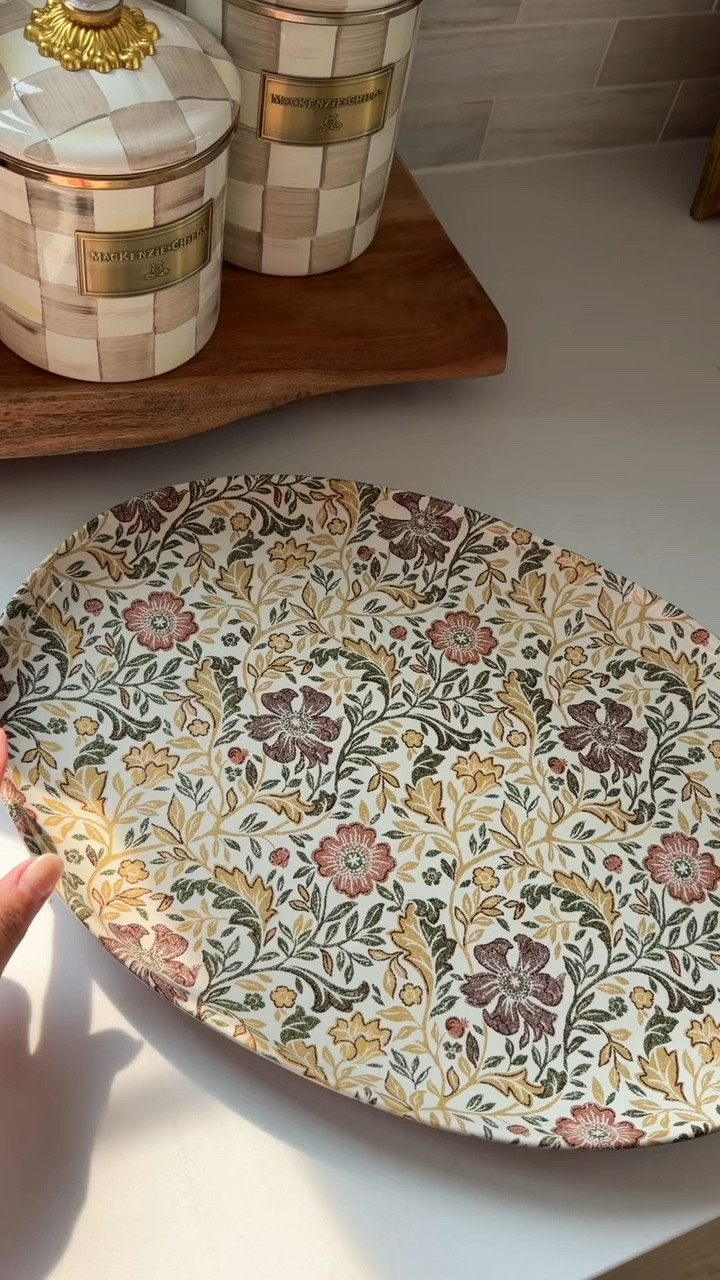 Better Homes & Gardens at Walmart came out with a fun floral stoneware oval serving platter - I love the pattern! 

#Walmarthome