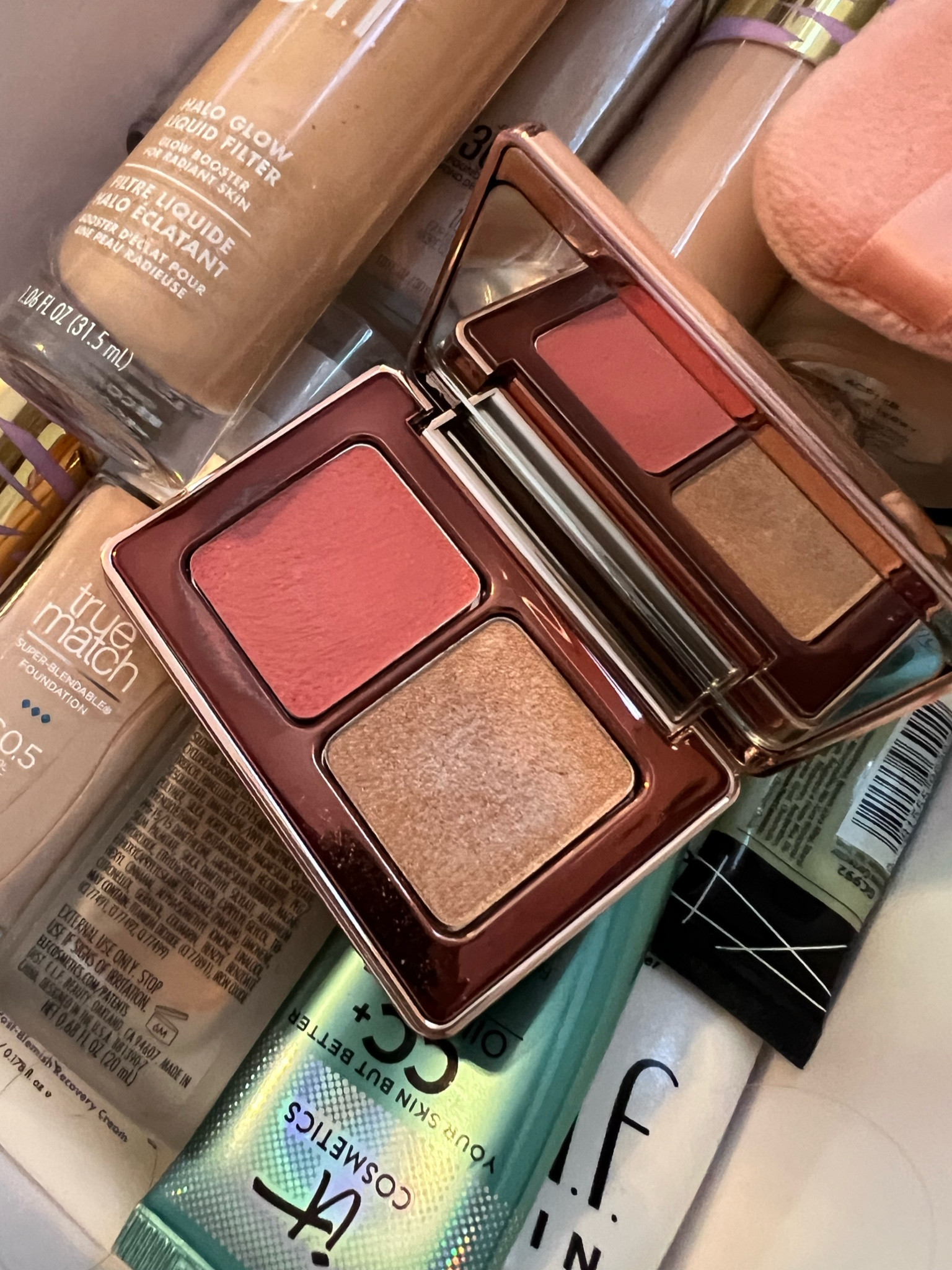 This Natasha Denona blush / highlighter duo is completely unmatched. I reach for this over my rare beauty now 👀