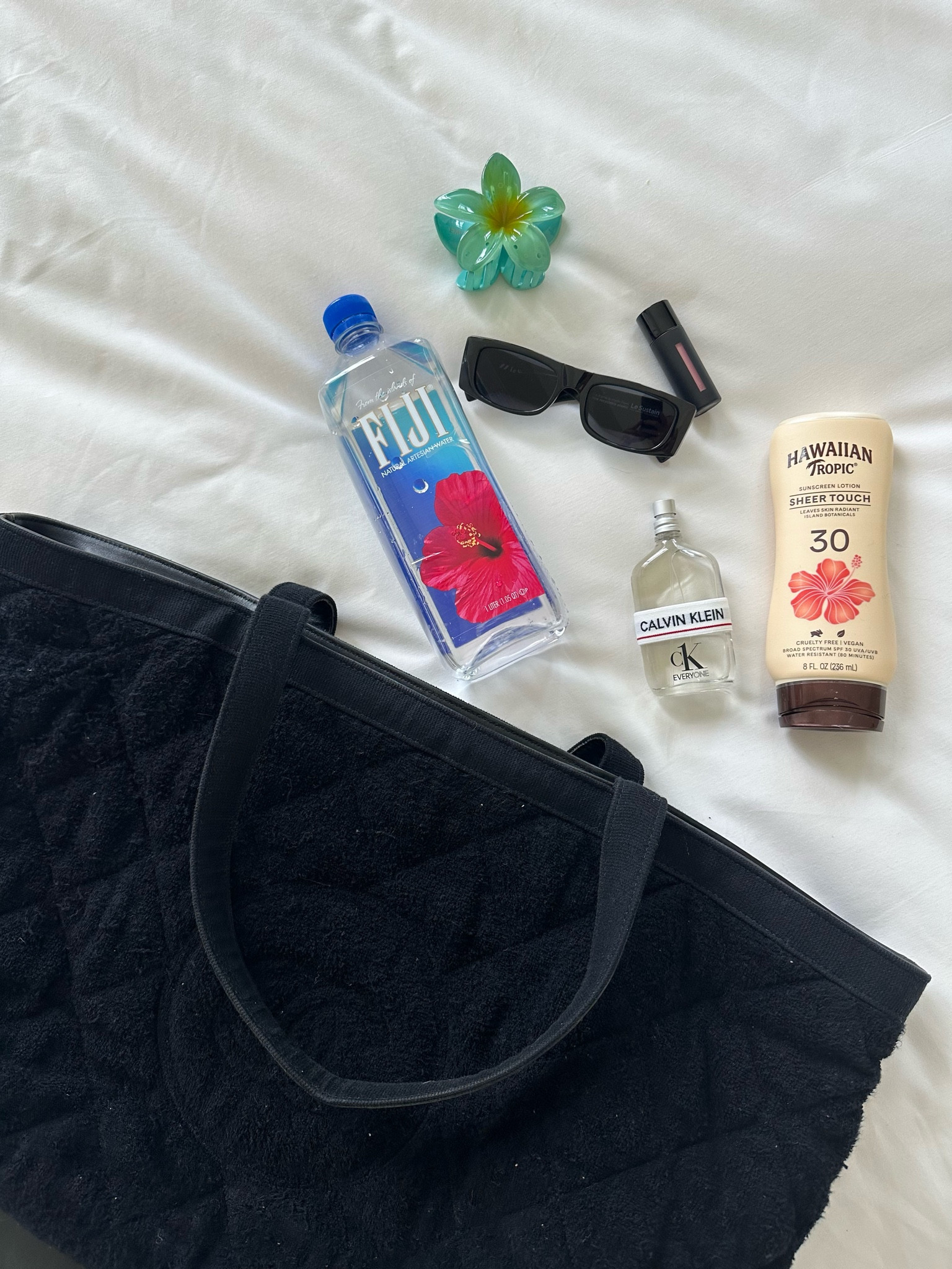 Beach bag essentials! Linked all of my favorites here. 

beach l vacation l resort l summer l vacation outfit l beach bag l bach bag staples