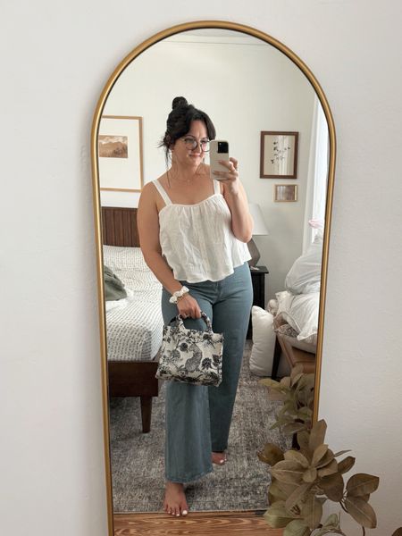 Obsessed with these jeans. The perfect wash and ankle fit! 