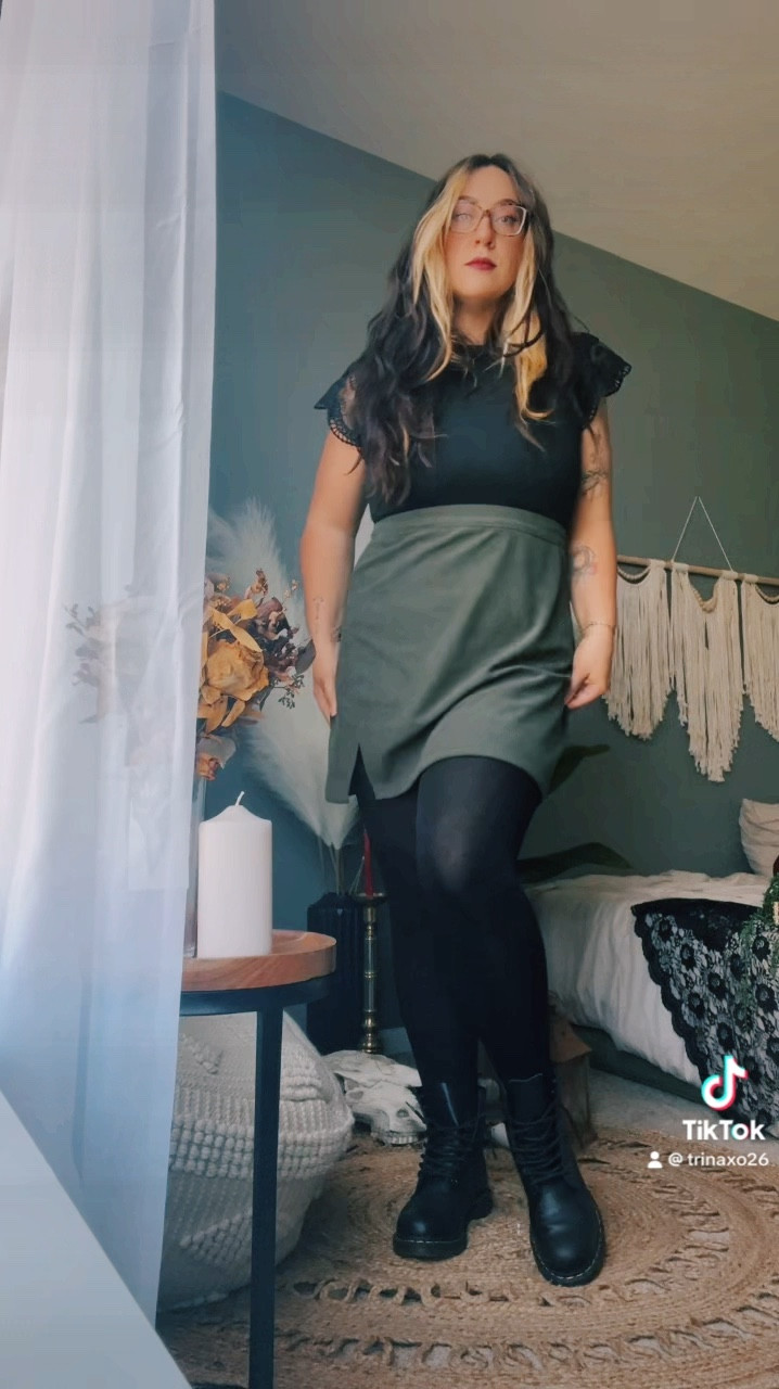 Had a few parties to attend this weekend! I’m feeling this outfit! I felt confident. 🥰 maybe a hat next time? 

#ootd #outfitinspo #fallfashion #falloutfit #grungestyle #momtok #contentcreator 

#LTKStyleTip #LTKHalloween #LTKMidsize